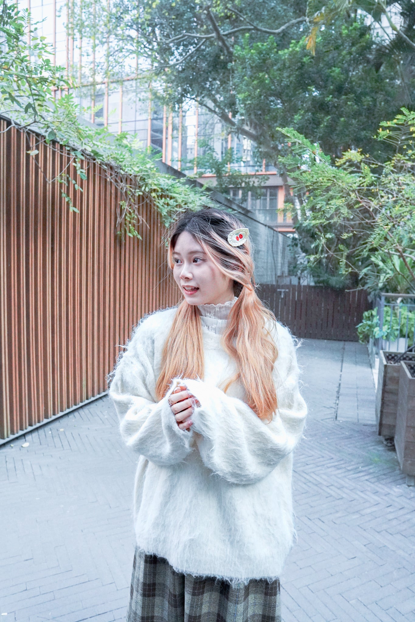 <預訂> 自家製 褶皺透明Ruffle邊高領內搭立體花朵打底上衣
