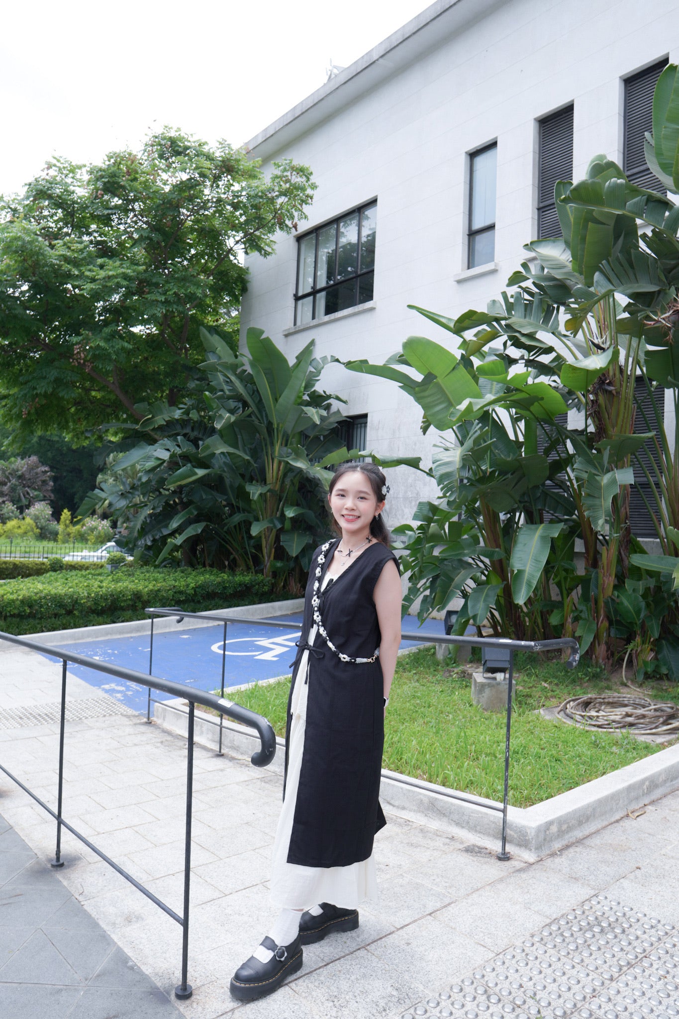 <預訂> 2024夏新款!棉麻背心綁帶開叉連身長裙外搭|兩色入