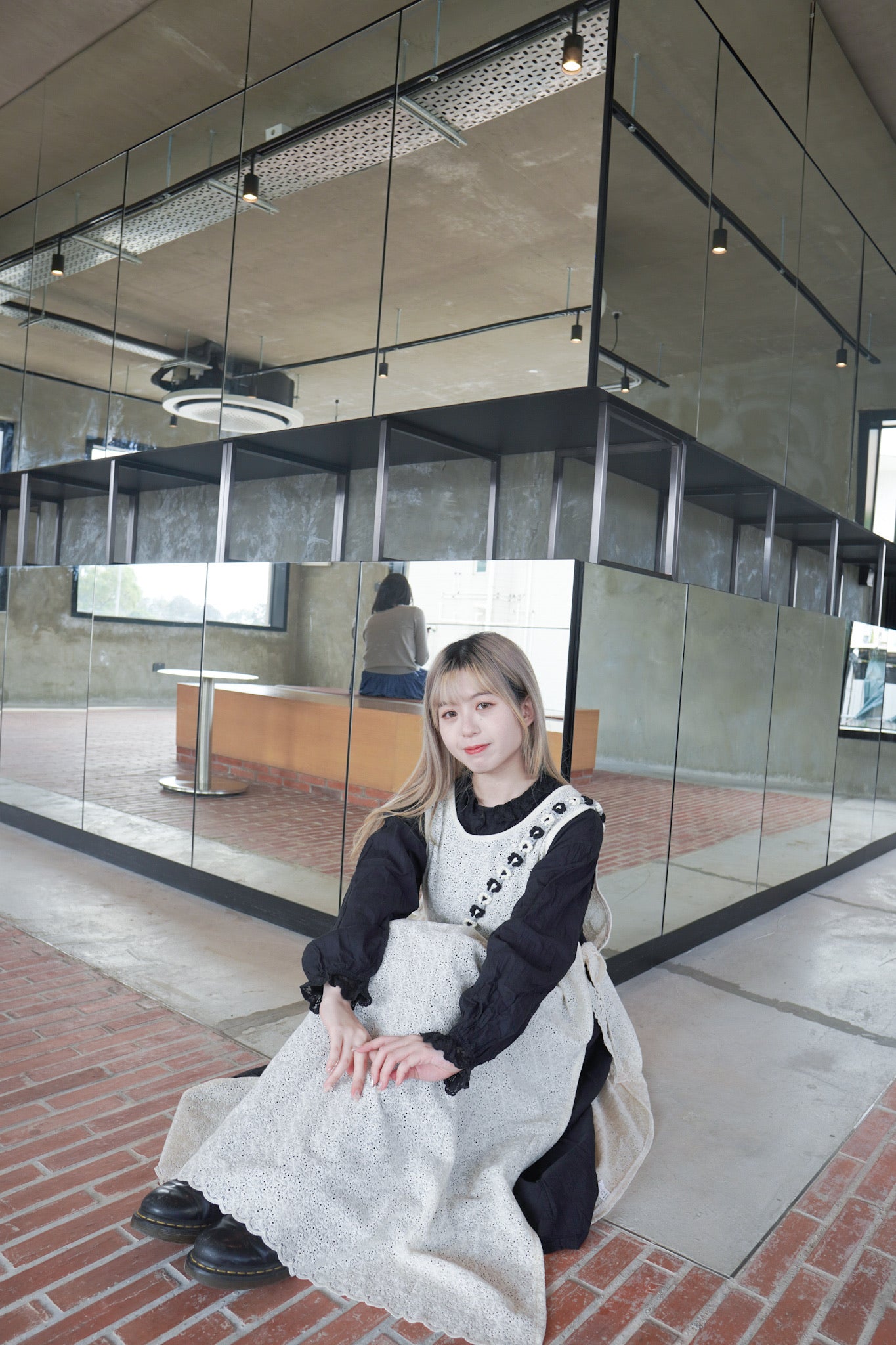 <預訂> 自家製 鏤空刺繡側綁帶吊帶外搭長裙|兩色入