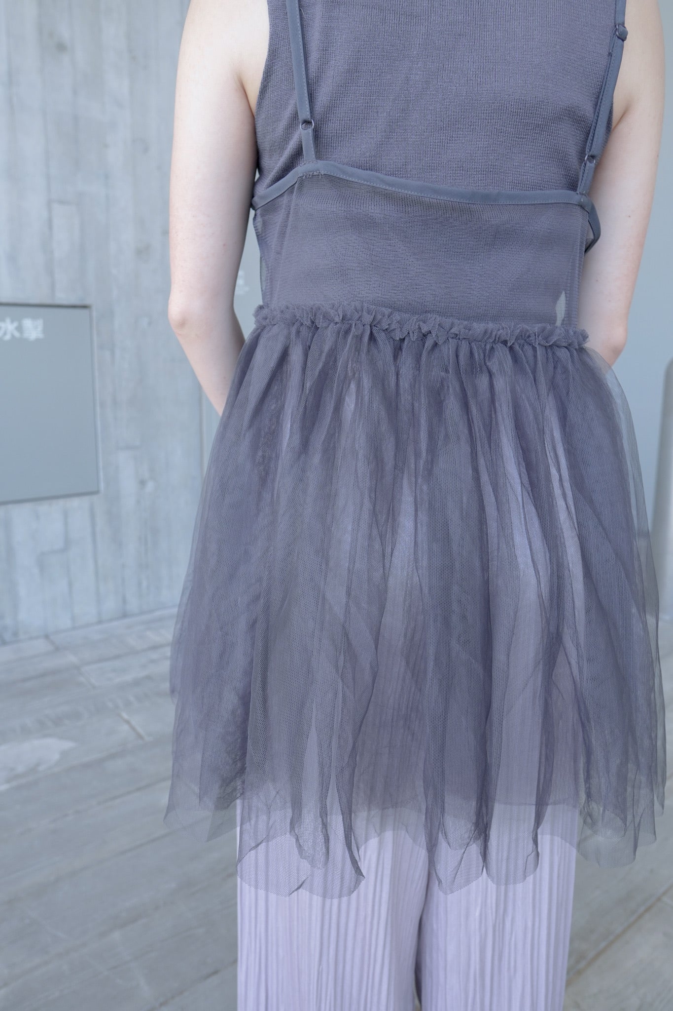 <預訂> 薄紗喇叭形吊帶背心疊穿外搭|兩色入