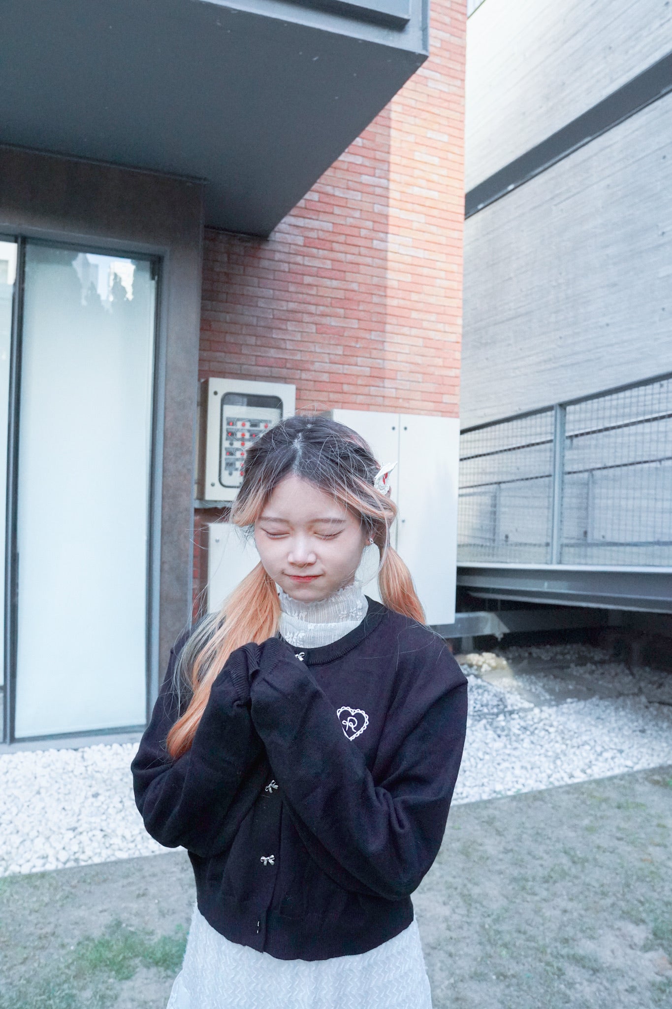 <預訂> 自家製 褶皺透明Ruffle邊高領內搭立體花朵打底上衣