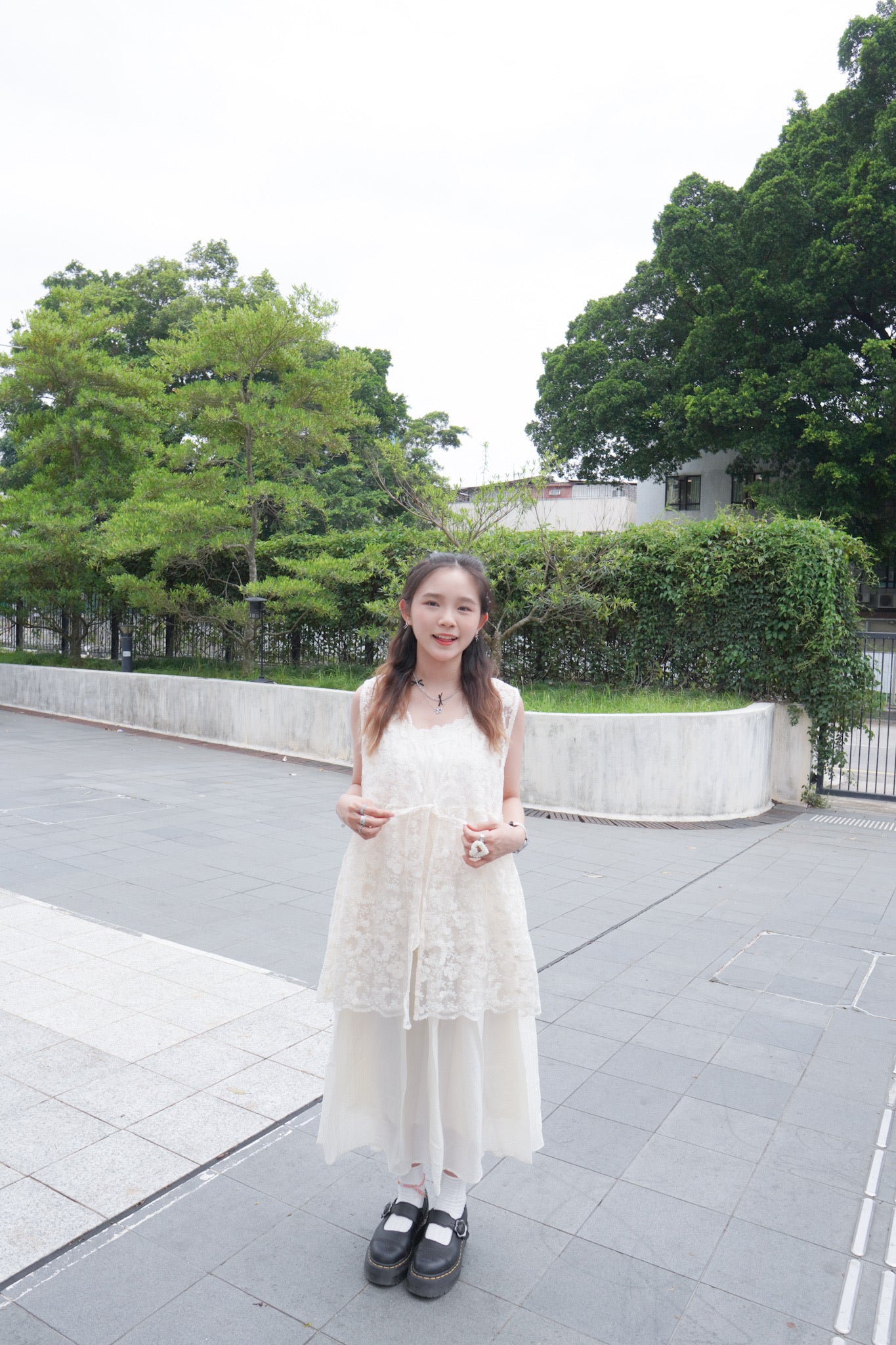 <預訂> 自家製 奶油tone寬鬆綉花疊穿吊帶背心