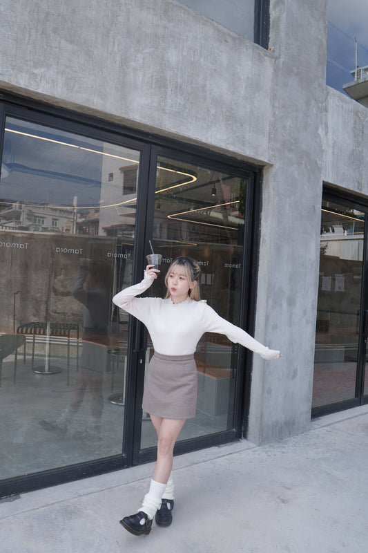 <現貨> 高領荷葉領羅紋上衣|兩色入