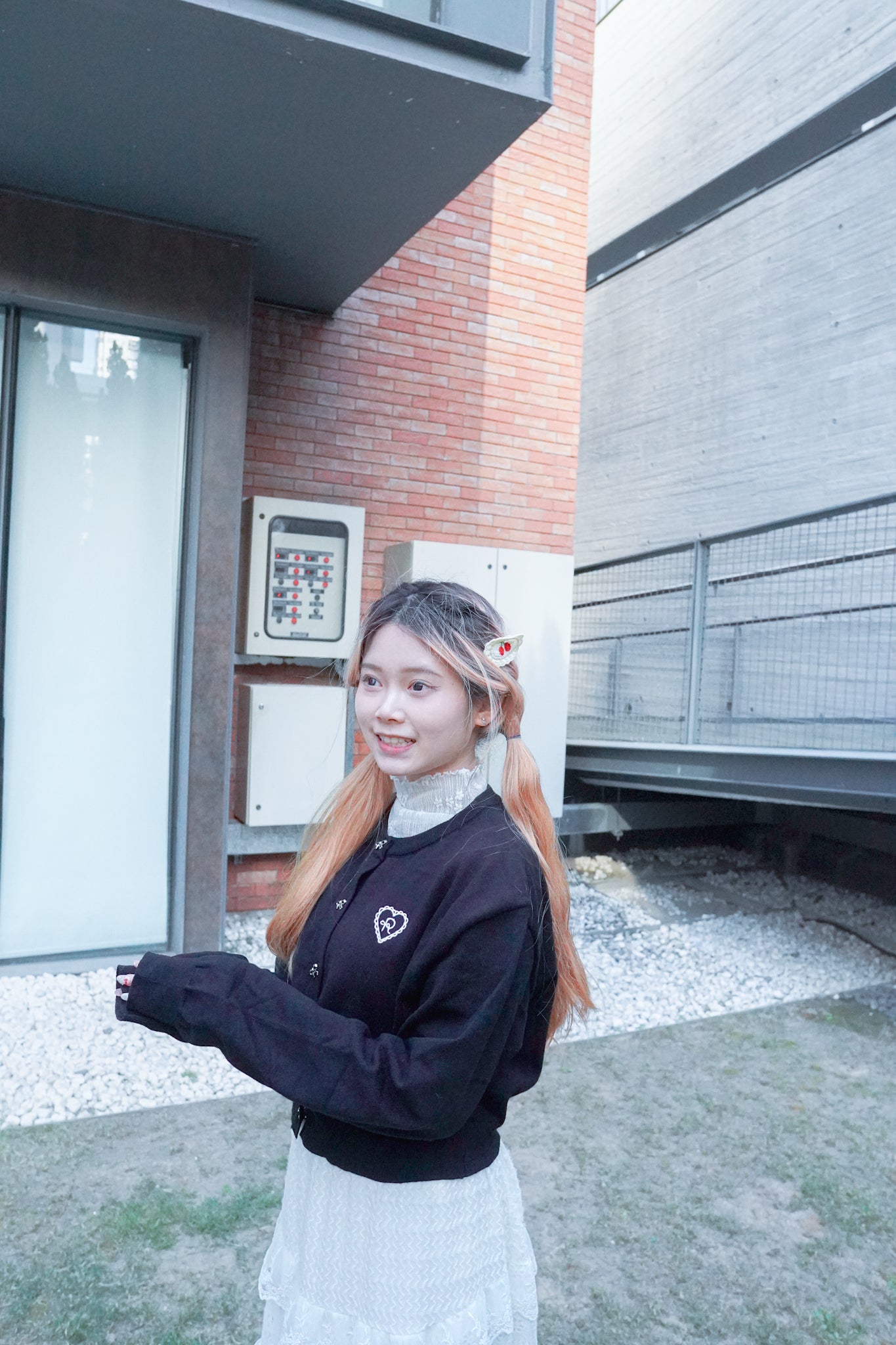 <預訂> 自家製 褶皺透明Ruffle邊高領內搭立體花朵打底上衣