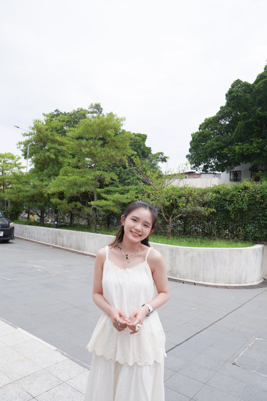 <預訂> 自家製 奶油tone寬鬆綉花疊穿吊帶背心