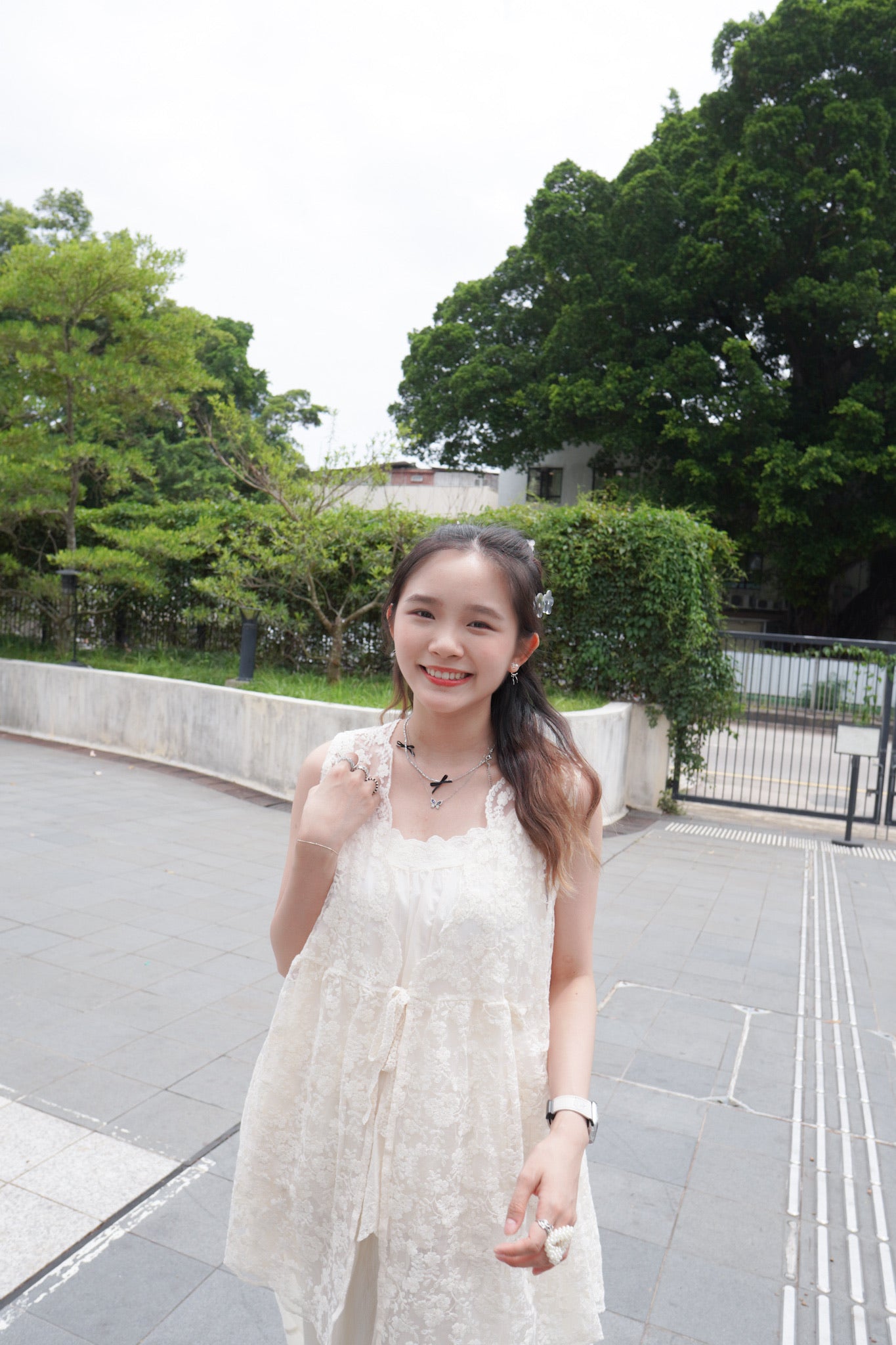 <預訂> 自家製 奶油tone寬鬆綉花疊穿吊帶背心