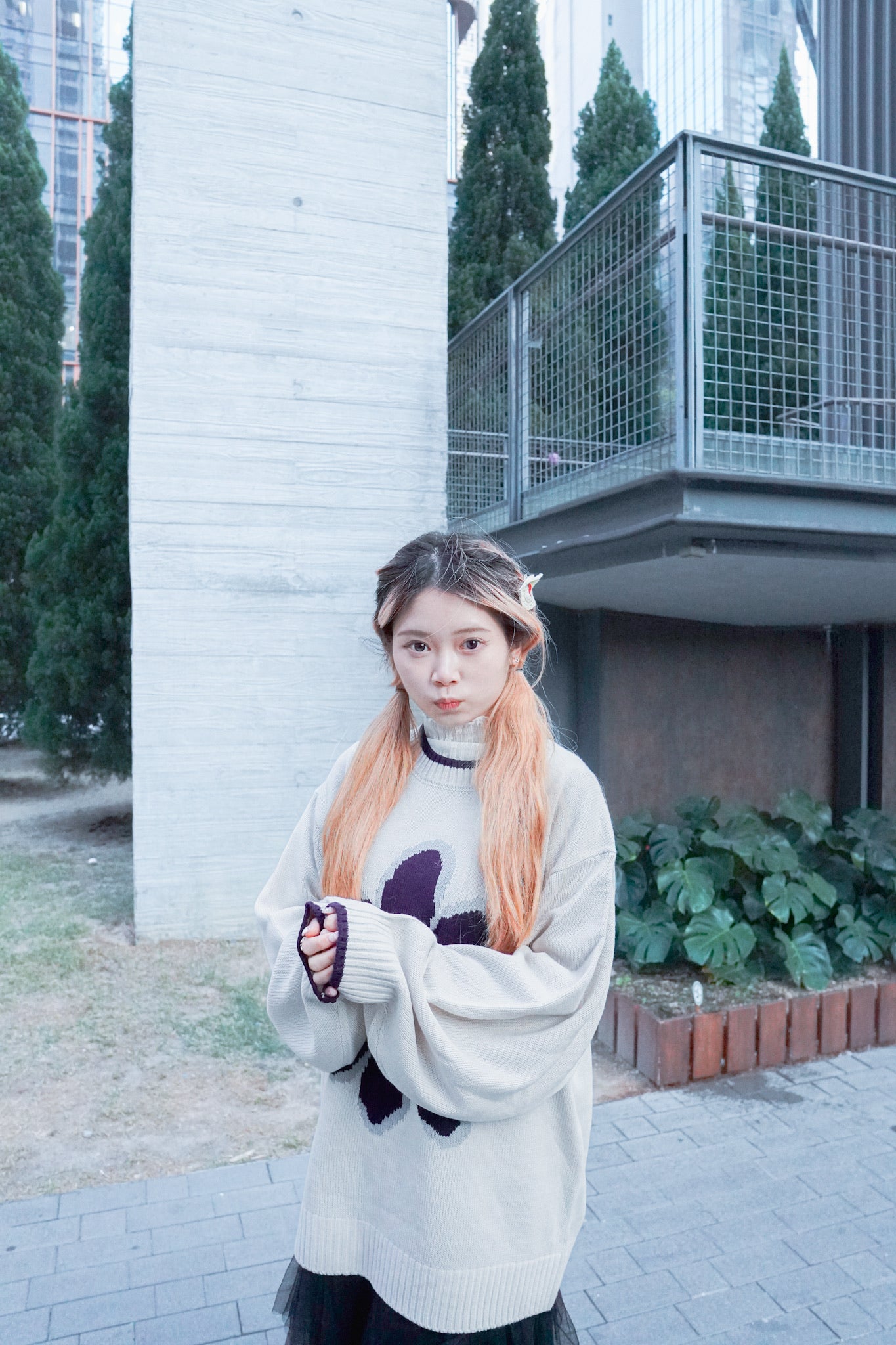 <預訂> 自家製 褶皺透明Ruffle邊高領內搭立體花朵打底上衣