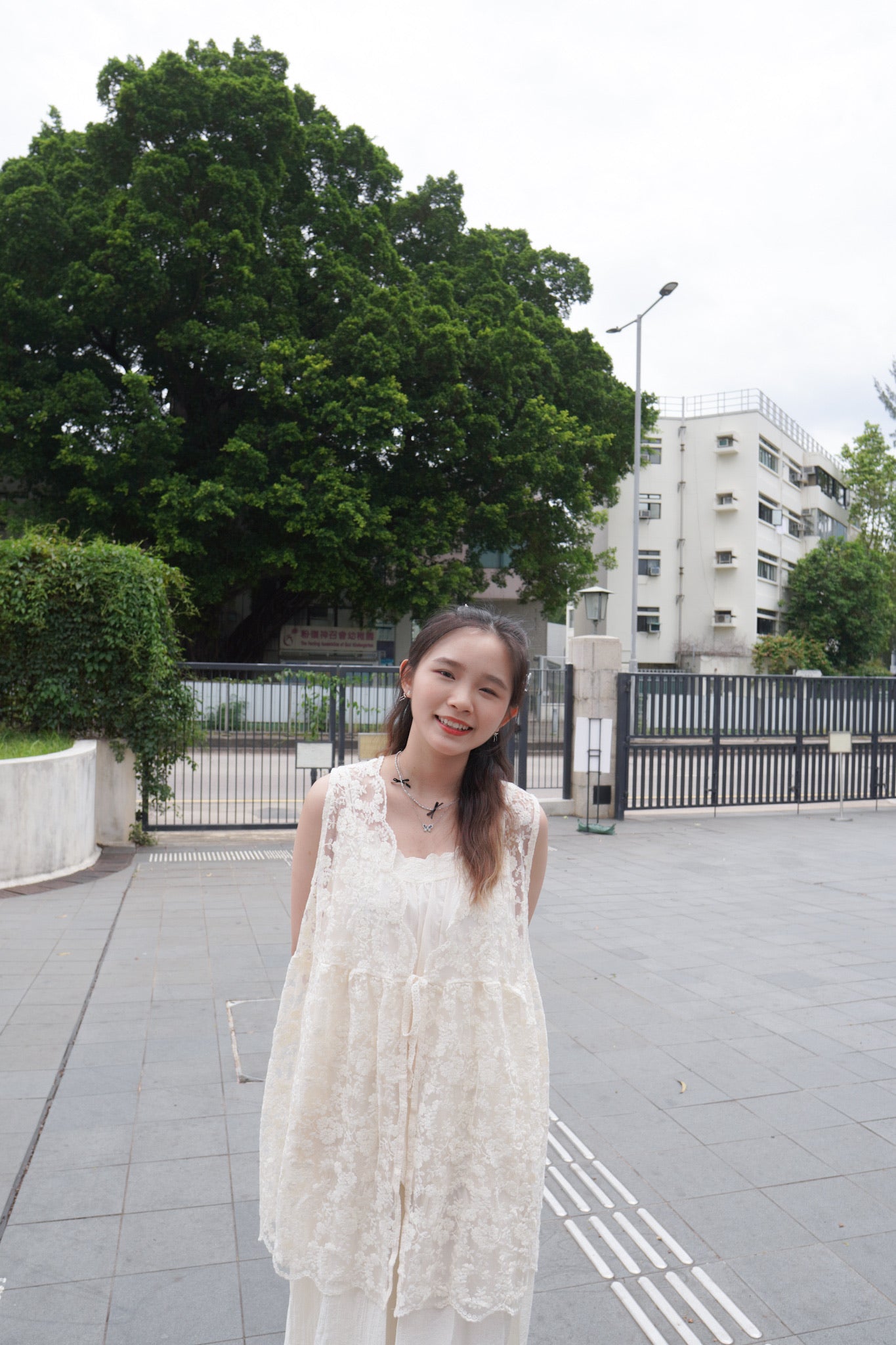 <預訂> 自家製 奶油tone寬鬆綉花疊穿吊帶背心