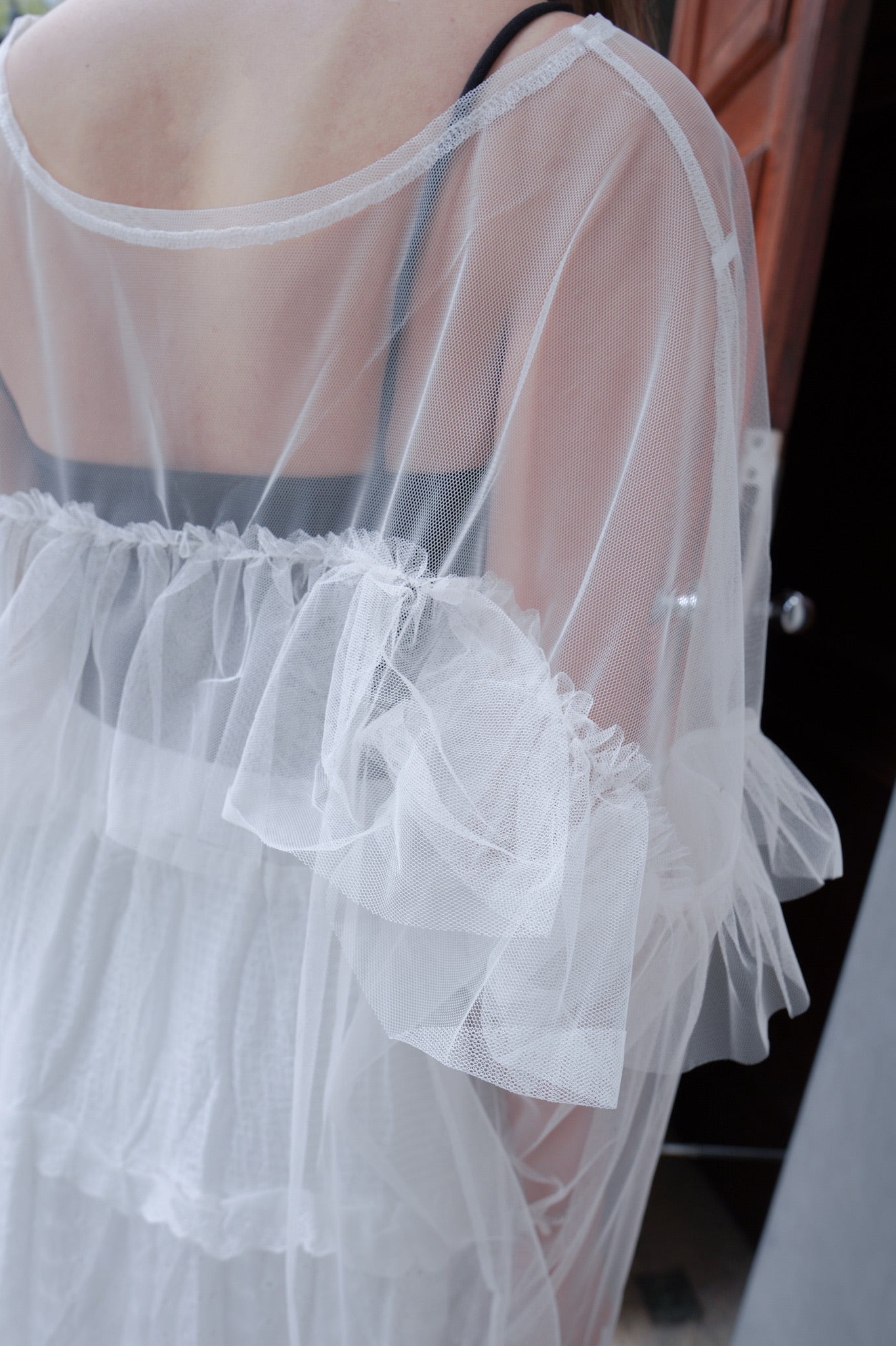 <現貨> 大人氣!2-Ways 薄紗透透 荷葉邊蝴蝶結長袖綁帶上衣|兩色入