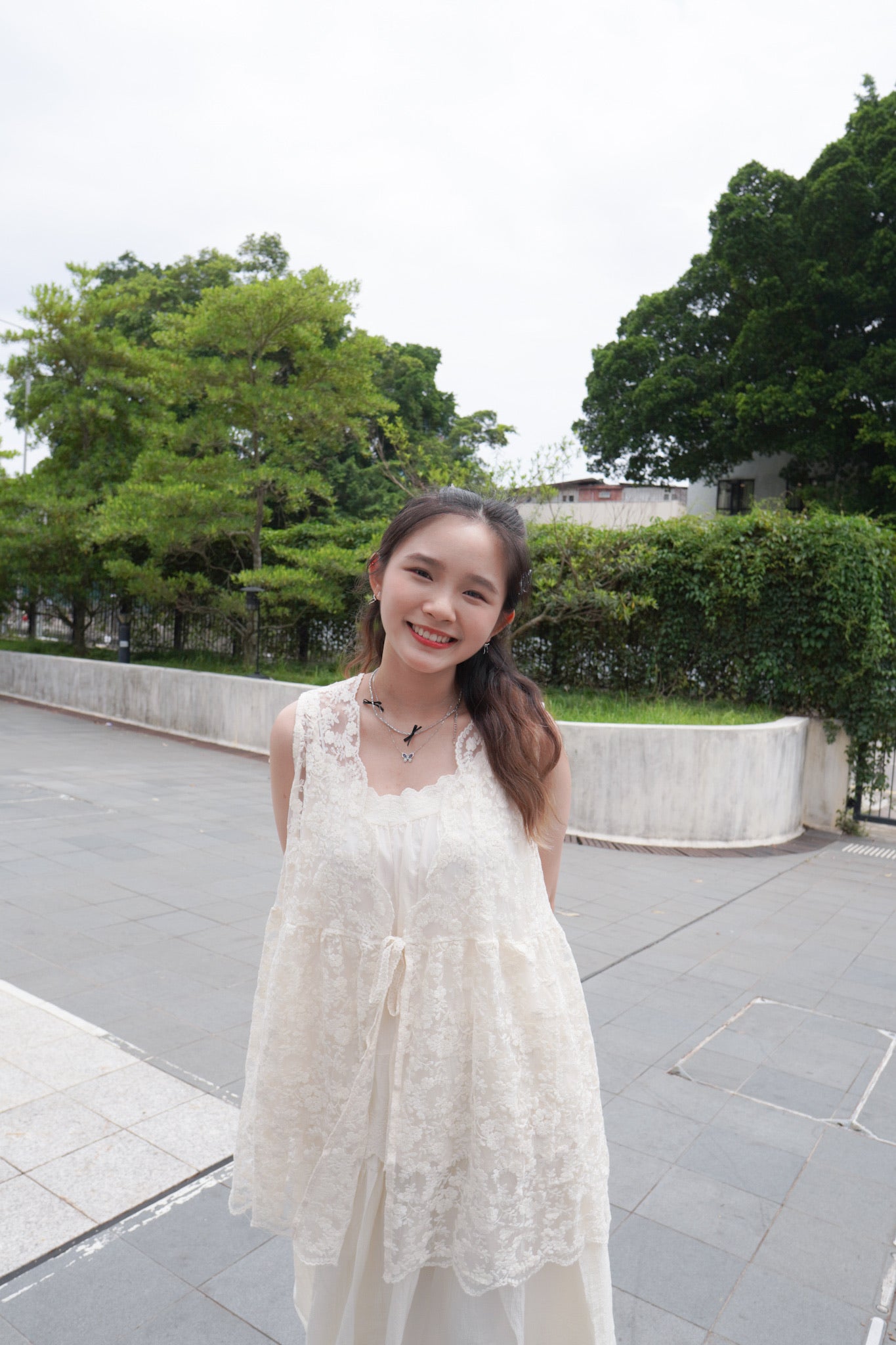 <預訂> 自家製 奶油tone寬鬆綉花疊穿吊帶背心