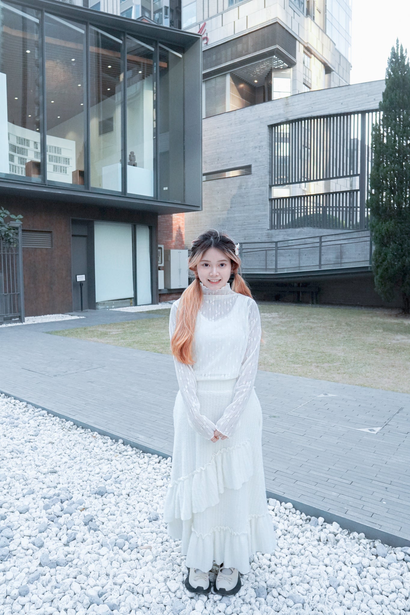 <預訂> 自家製 褶皺透明Ruffle邊高領內搭立體花朵打底上衣