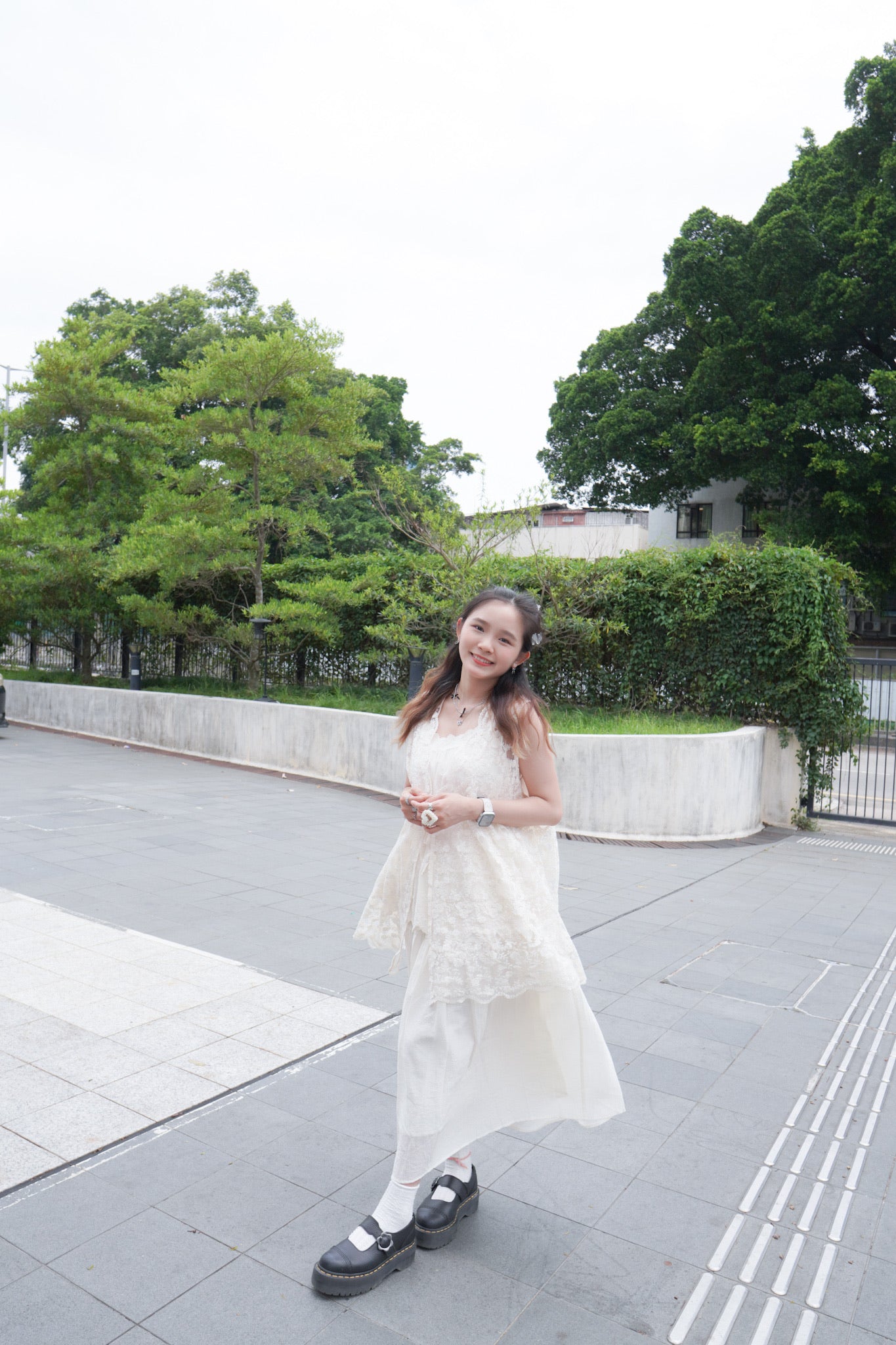 <預訂> 自家製 奶油tone寬鬆綉花疊穿吊帶背心