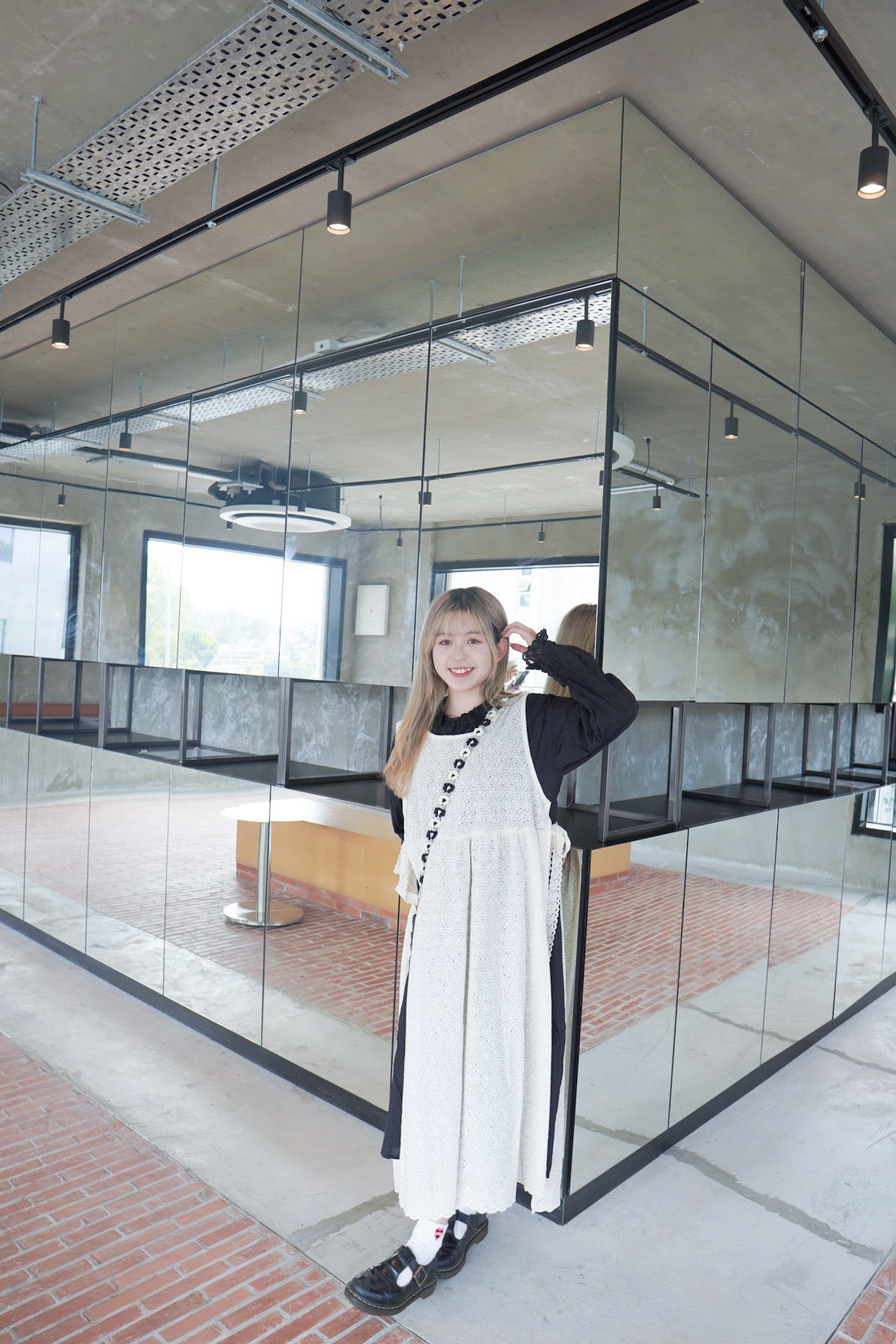 <預訂> 自家製 鏤空刺繡側綁帶吊帶外搭長裙|兩色入