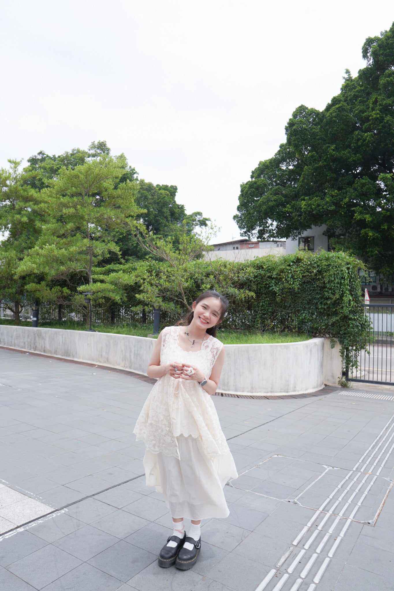 <預訂> 自家製 奶油tone寬鬆綉花疊穿吊帶背心