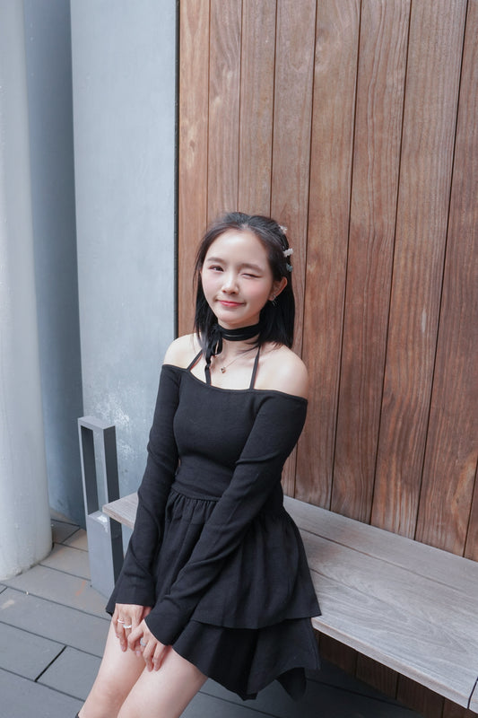 <現貨> JP 頸帶式露肩針織迷你OPs