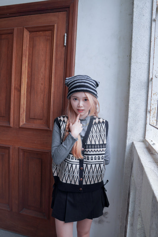 <現貨> 復古校園風開胸菱形馬甲背心|兩色入
