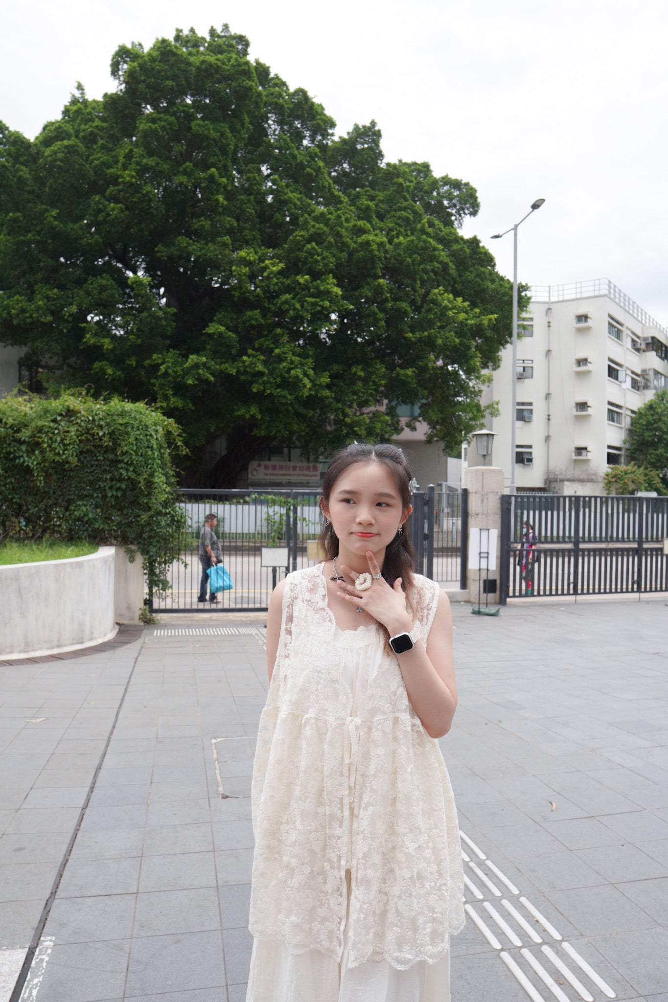 <預訂> 自家製 奶油tone寬鬆綉花疊穿吊帶背心