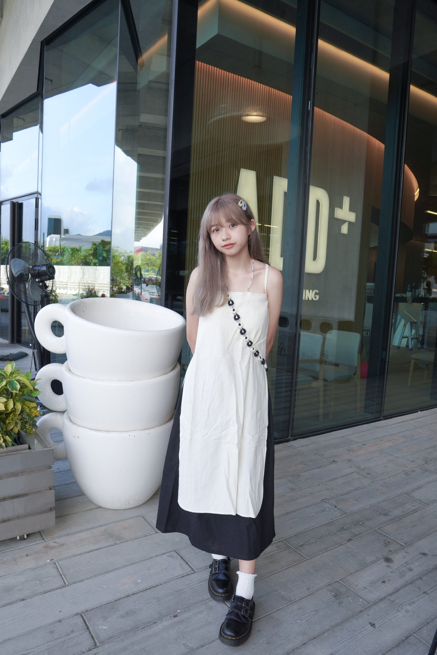 <預訂> CAFE打卡之選!棉麻吊帶後綁帶開叉連身長裙外搭|兩色入