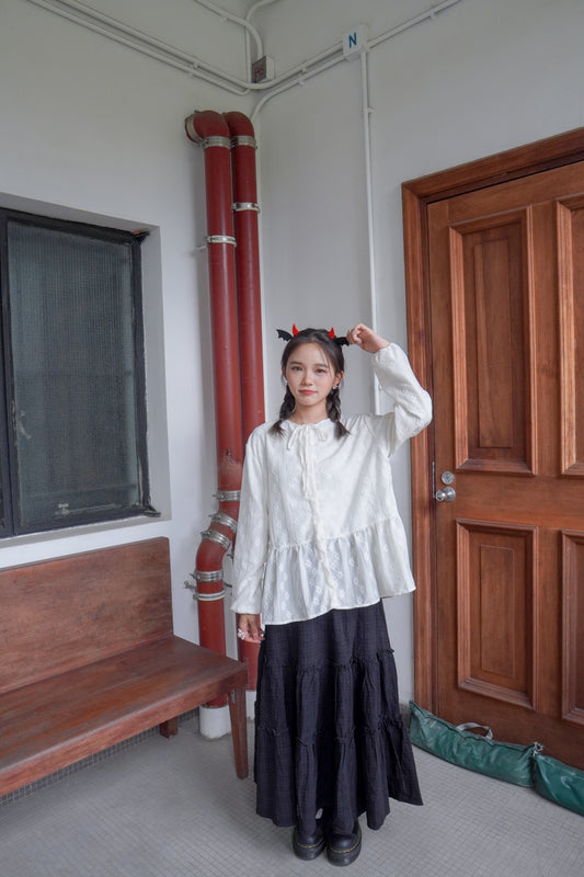 <預訂> 獨家款 泰國人手製作! 刺繡立體小花卉綁帶開胸泡泡袖上衣|兩色入