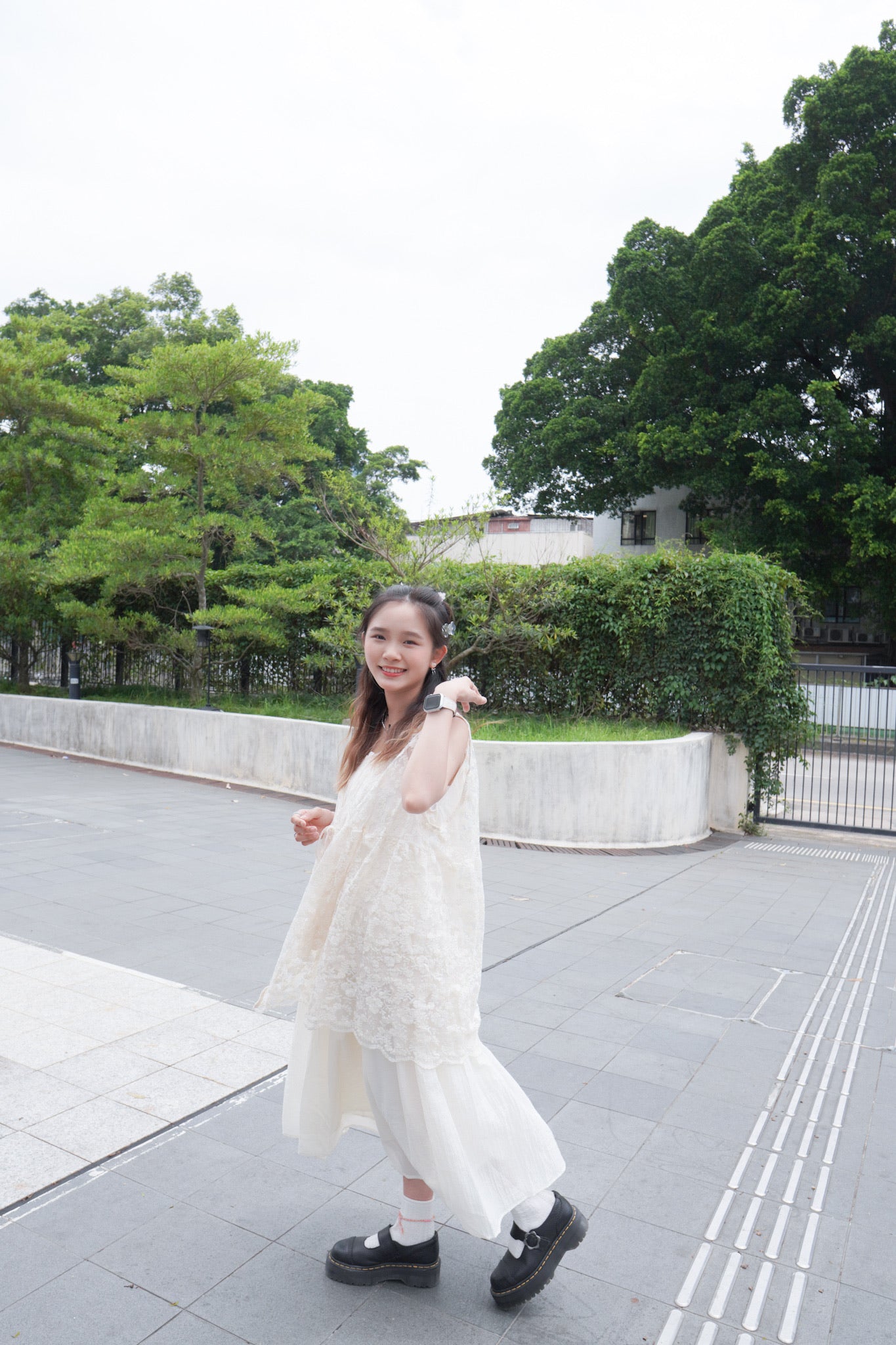 <預訂> 自家製 奶油tone寬鬆綉花疊穿吊帶背心