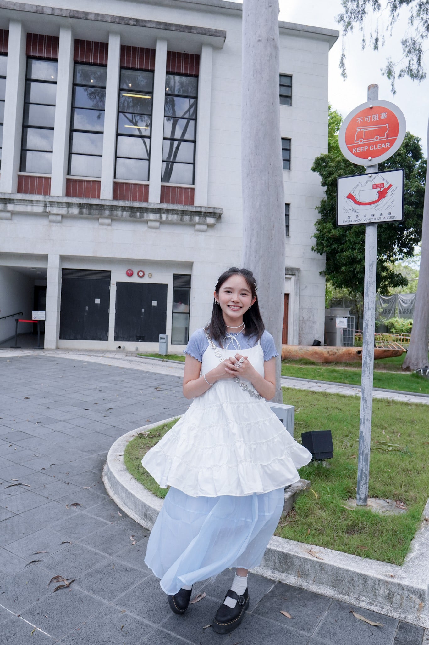 <現貨> 木耳邊直紋純棉短袖上衣|兩色入