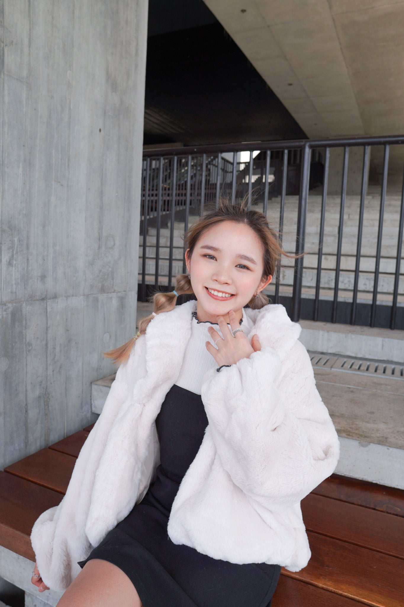 <預訂> JP 摸上手超舒服!皮草毛毛反領束袖厚外套|兩色入