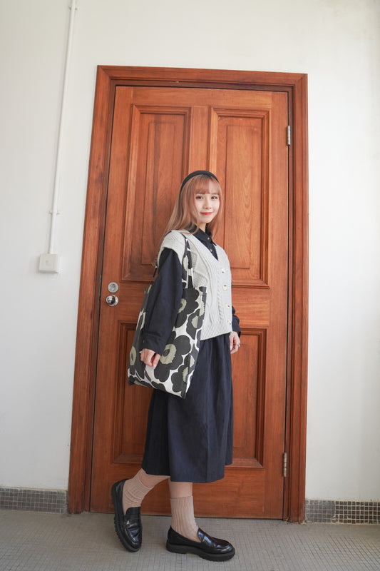 <現貨> 自家製 大熱百搭!寬鬆鈕扣連身長裙|兩色入