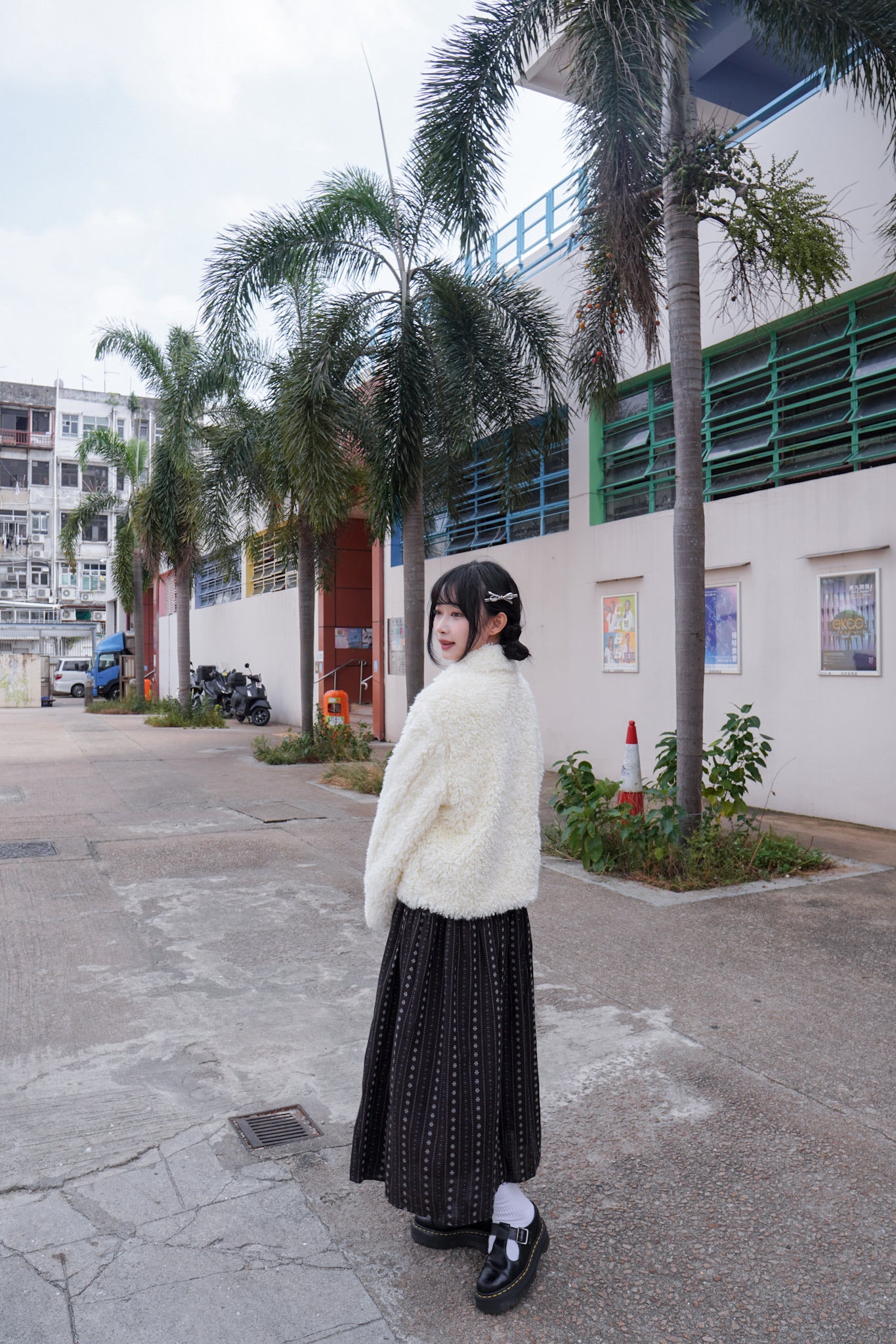 <現貨> 自家製 毛茸茸奶杏反領口袋外套