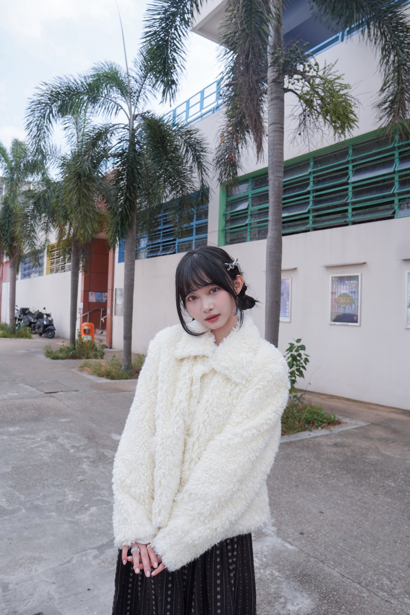 <現貨> 自家製 毛茸茸奶杏反領口袋外套