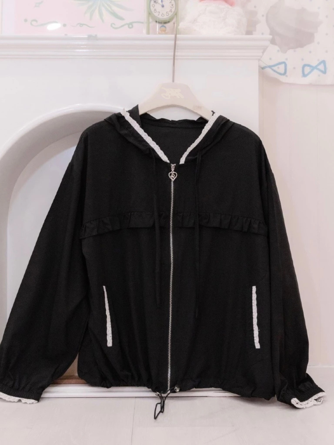 <預訂> 泰國小眾品牌🇹🇭 今年大人氣 蕾絲邊防UV ruffle拉鏈連帽外套 | 六色入