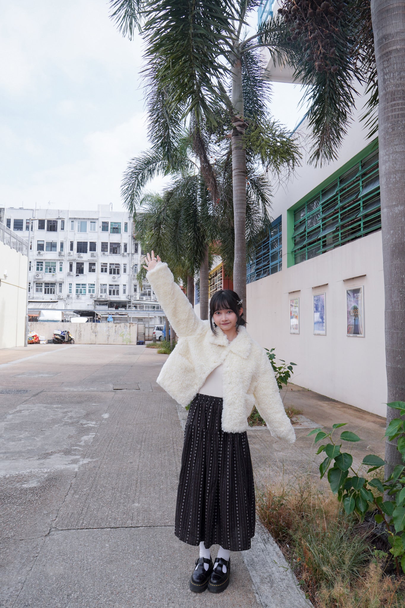 <現貨> 自家製 毛茸茸奶杏反領口袋外套