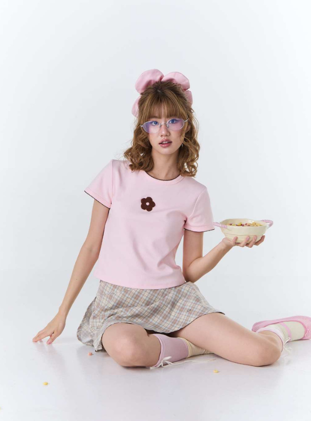 <預訂> 泰國小眾品牌🇹🇭 扇形花邊ruffle領花花小 logo Crop Tee | 五色入