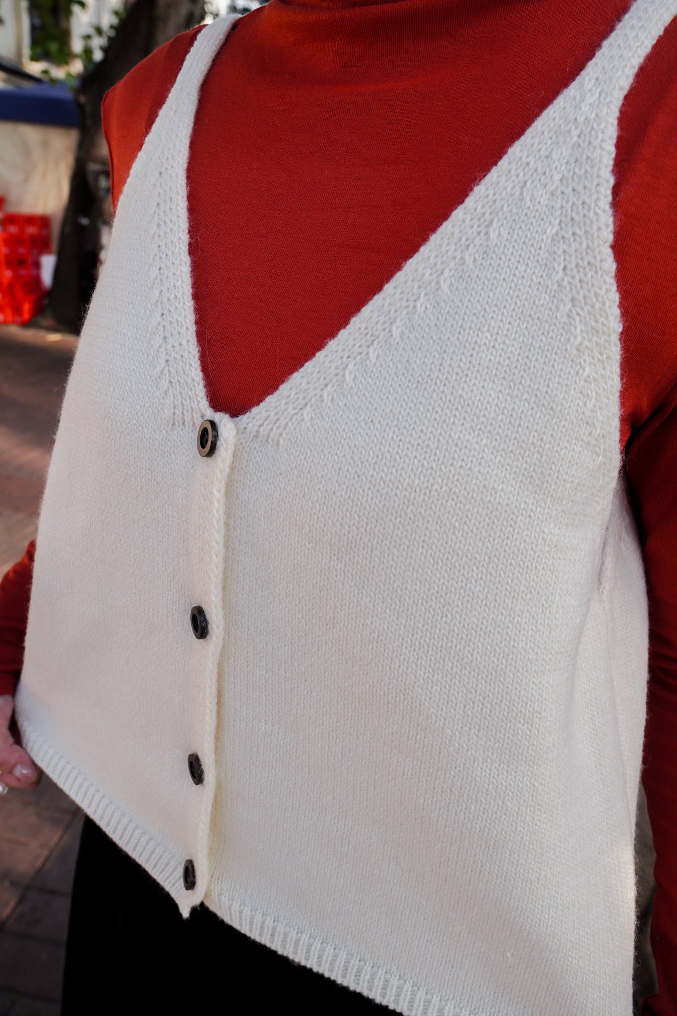 <現貨> 簡約針織v領鈕扣馬甲背心｜兩色入