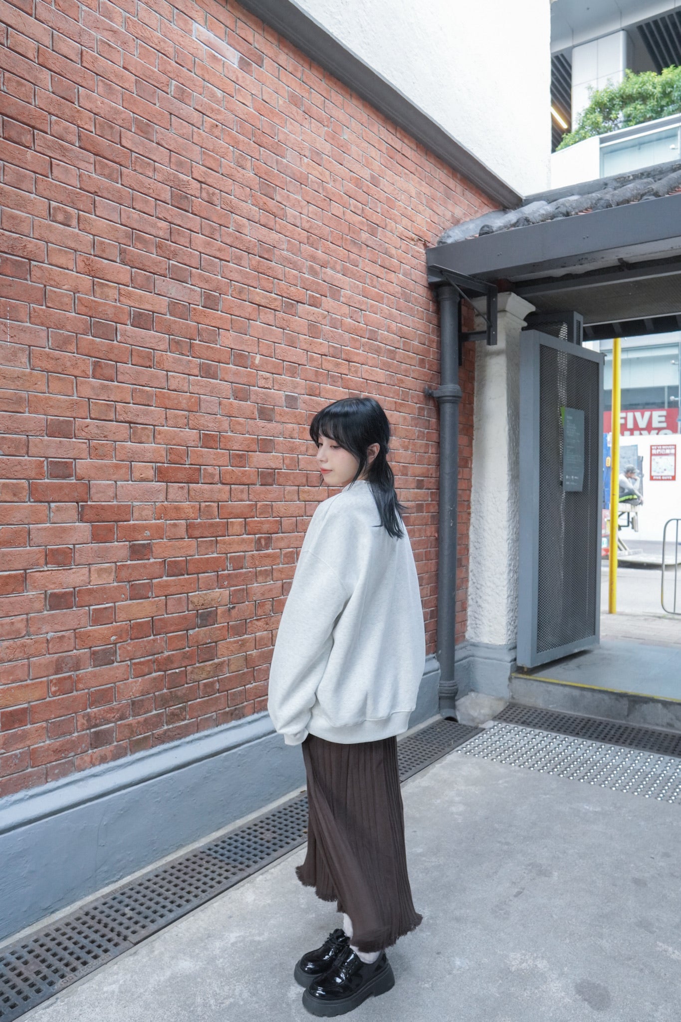 <現貨> 肌理感ruffle邊碎花打底長袖上衣