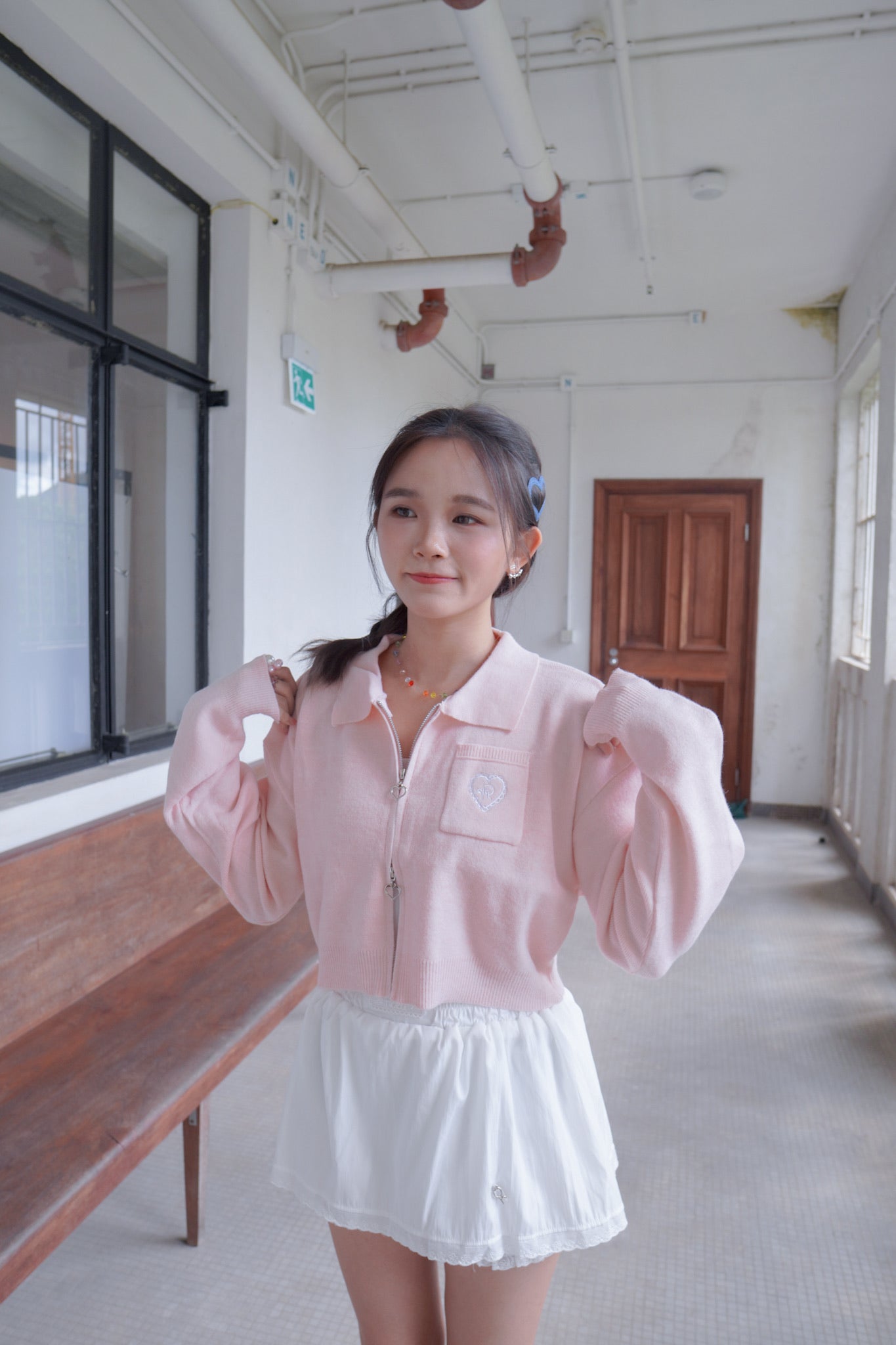 <現貨> 超可愛～馬卡龍愛心刺繡拉鍊口袋針織上衣｜淺粉