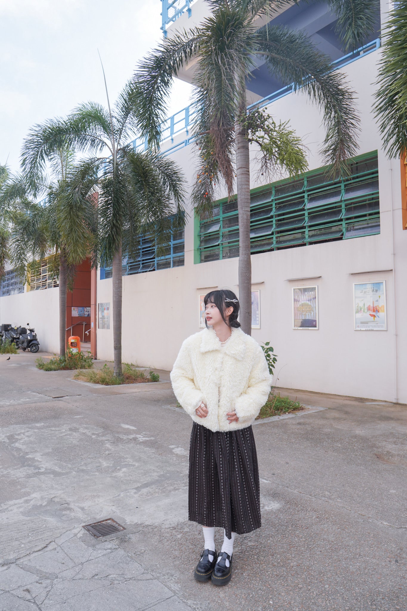 <現貨> 自家製 毛茸茸奶杏反領口袋外套