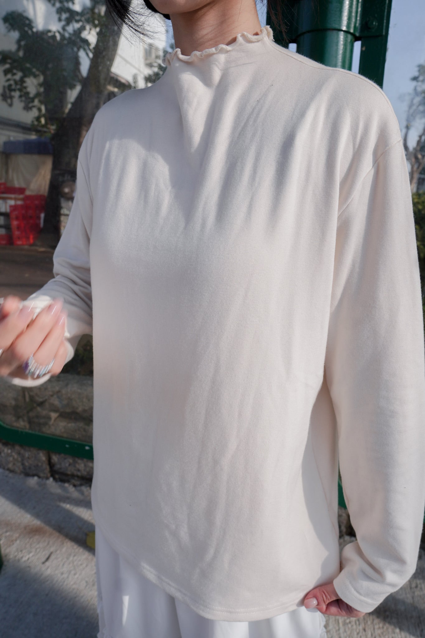 <現貨> 自家製 超厚實! ruffle邊半高領純色內搭上衣｜三色入