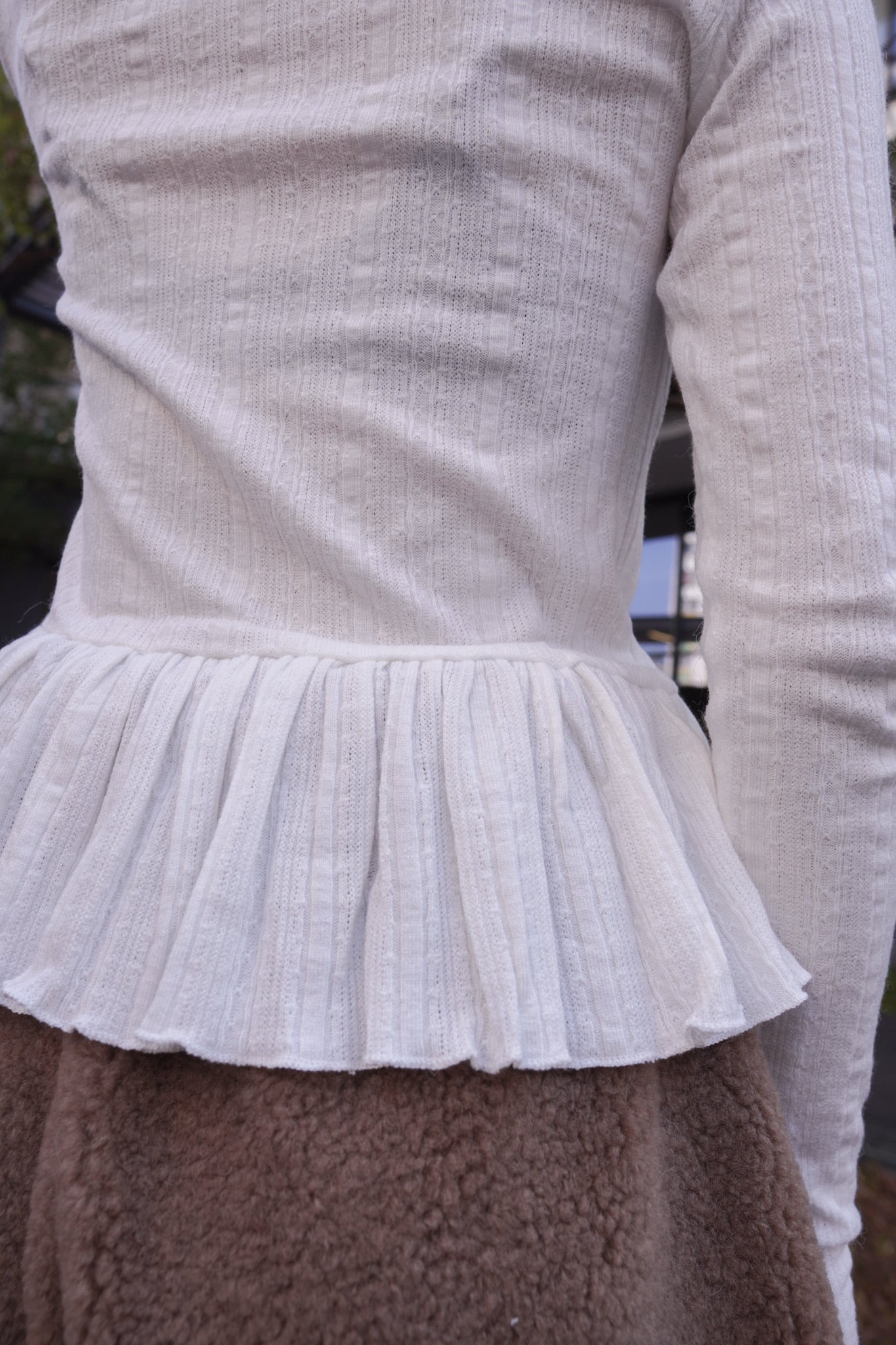 <預訂> 半高領ruffle邊傘型針織打底上衣