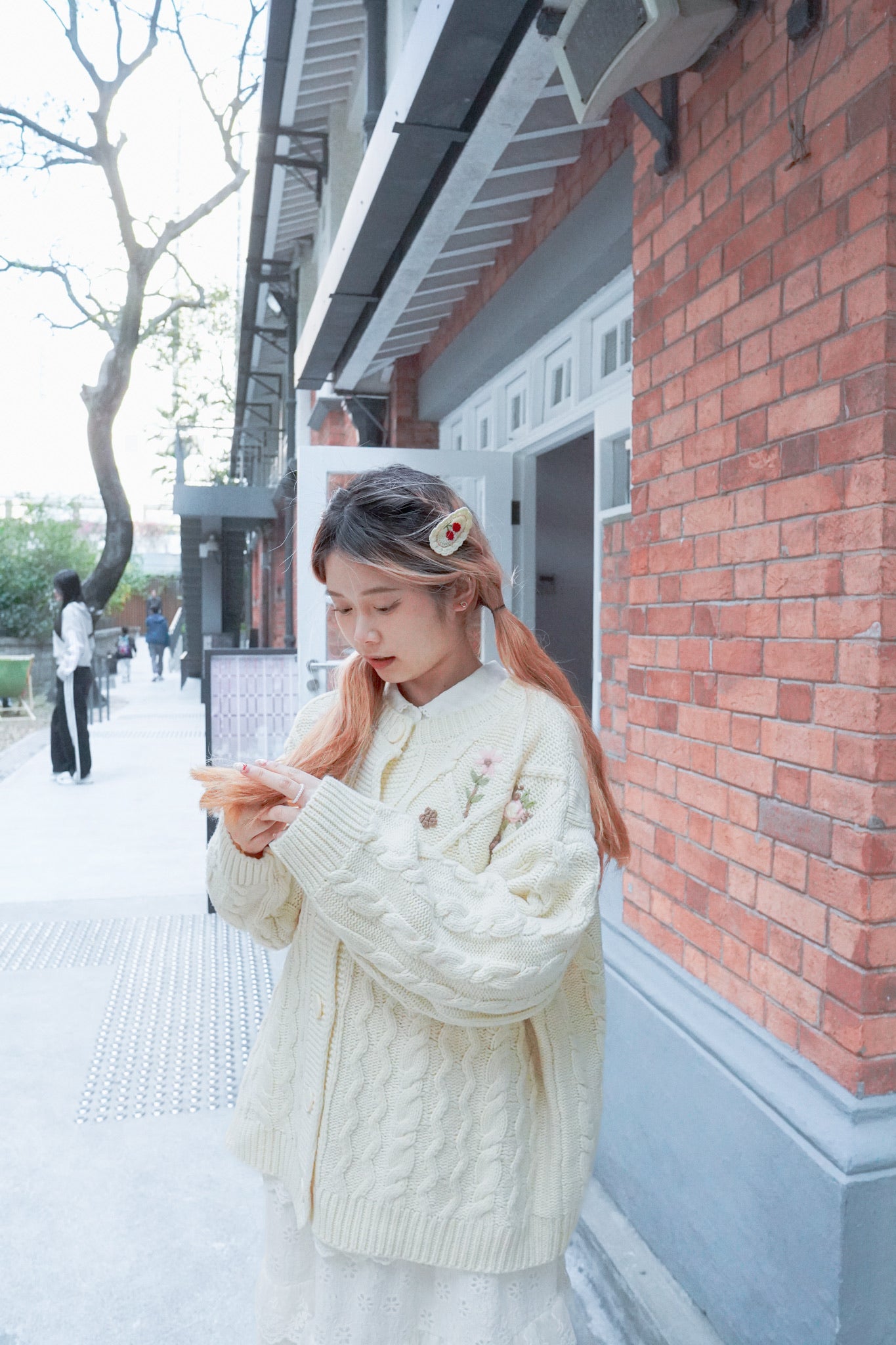 <現貨> 自家製 超厚實♡ 粗麻花針織人手繡花開胸外套