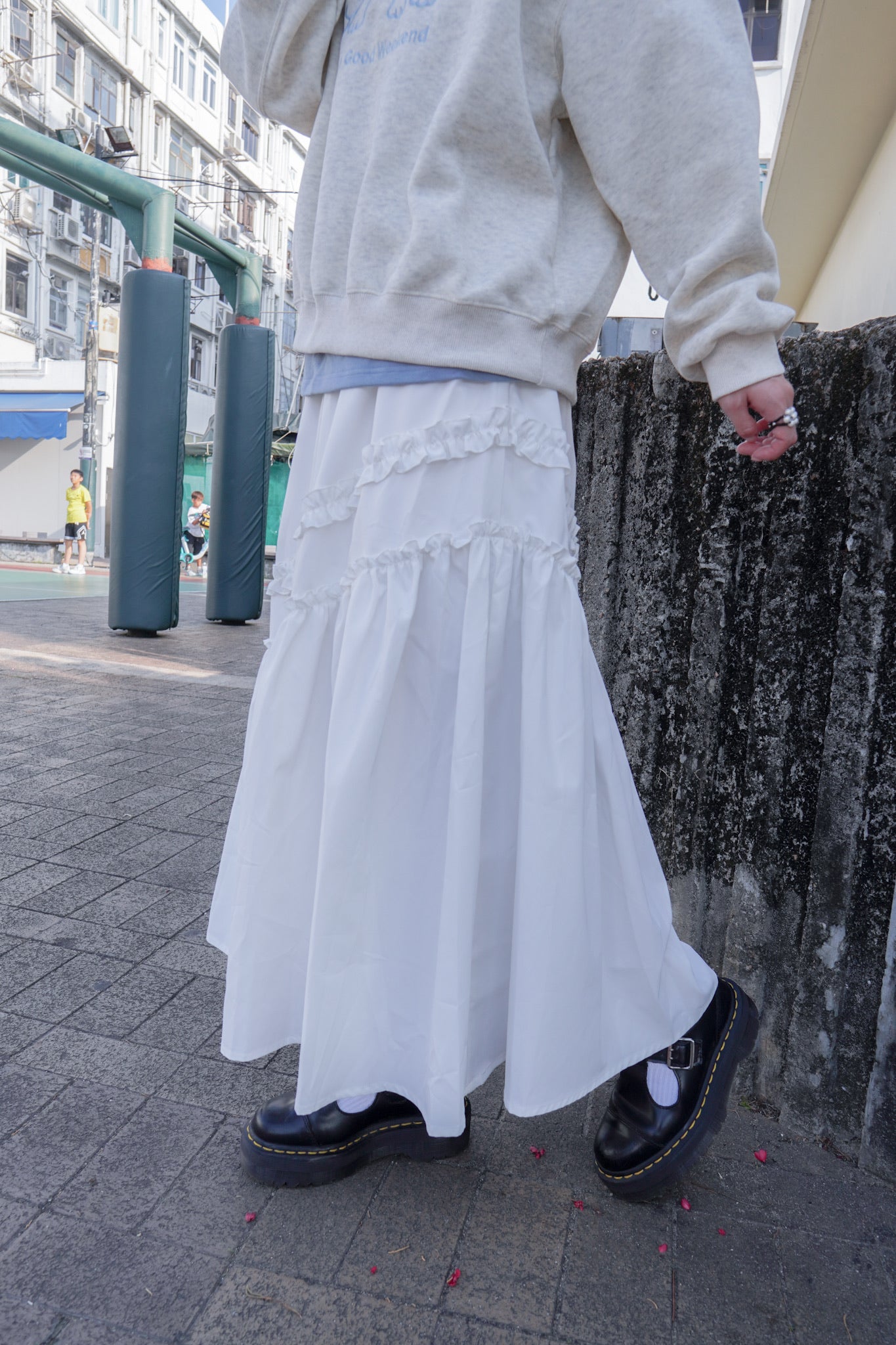 <現貨> ruffle邊小奶白拼接半身長裙