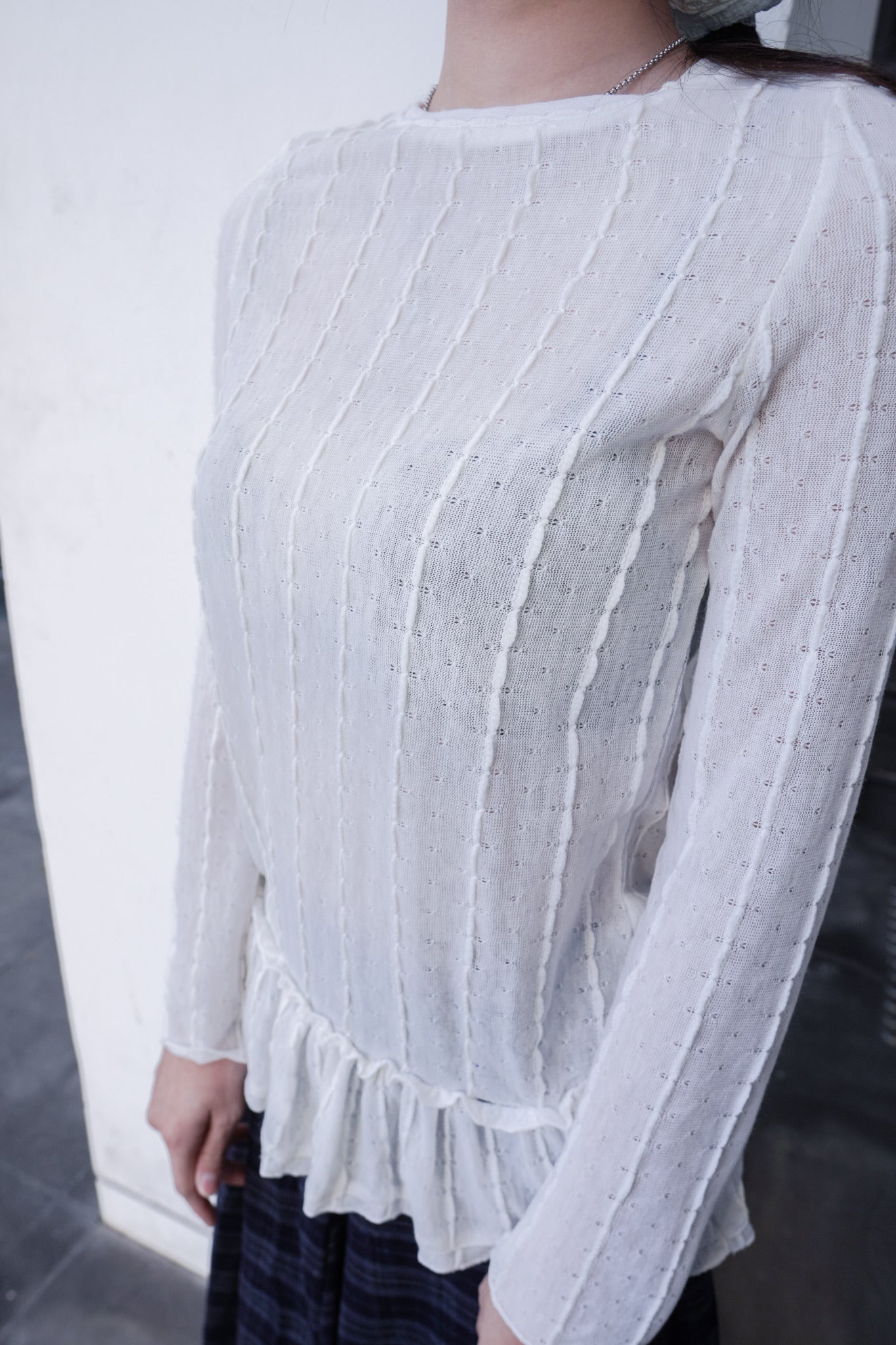 <現貨> 暗花傘型圓領條紋打底上衣