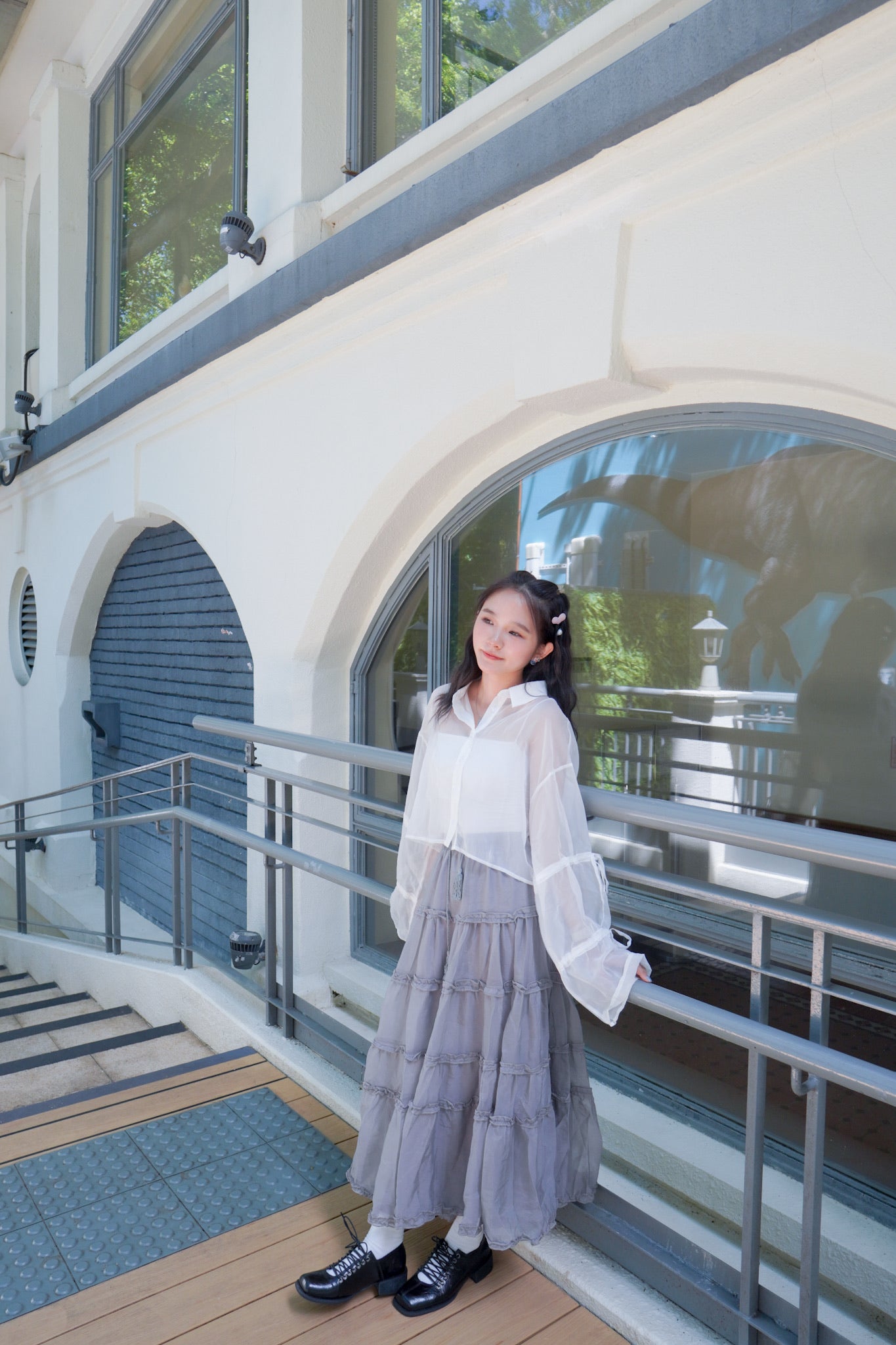 <預訂> 蝴蝶結綁帶短版開胸透透長袖裇衫