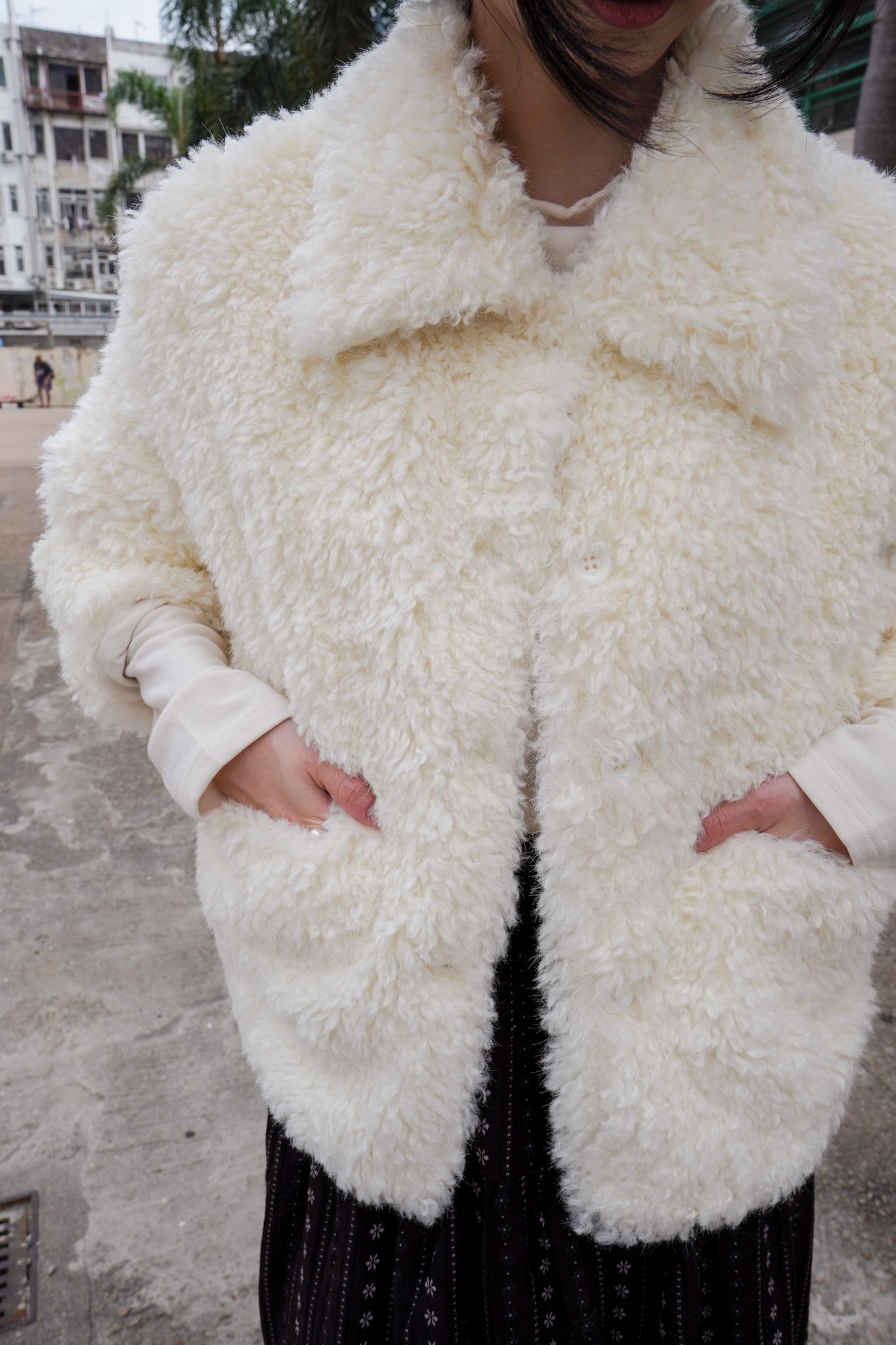 <現貨> 自家製 毛茸茸奶杏反領口袋外套