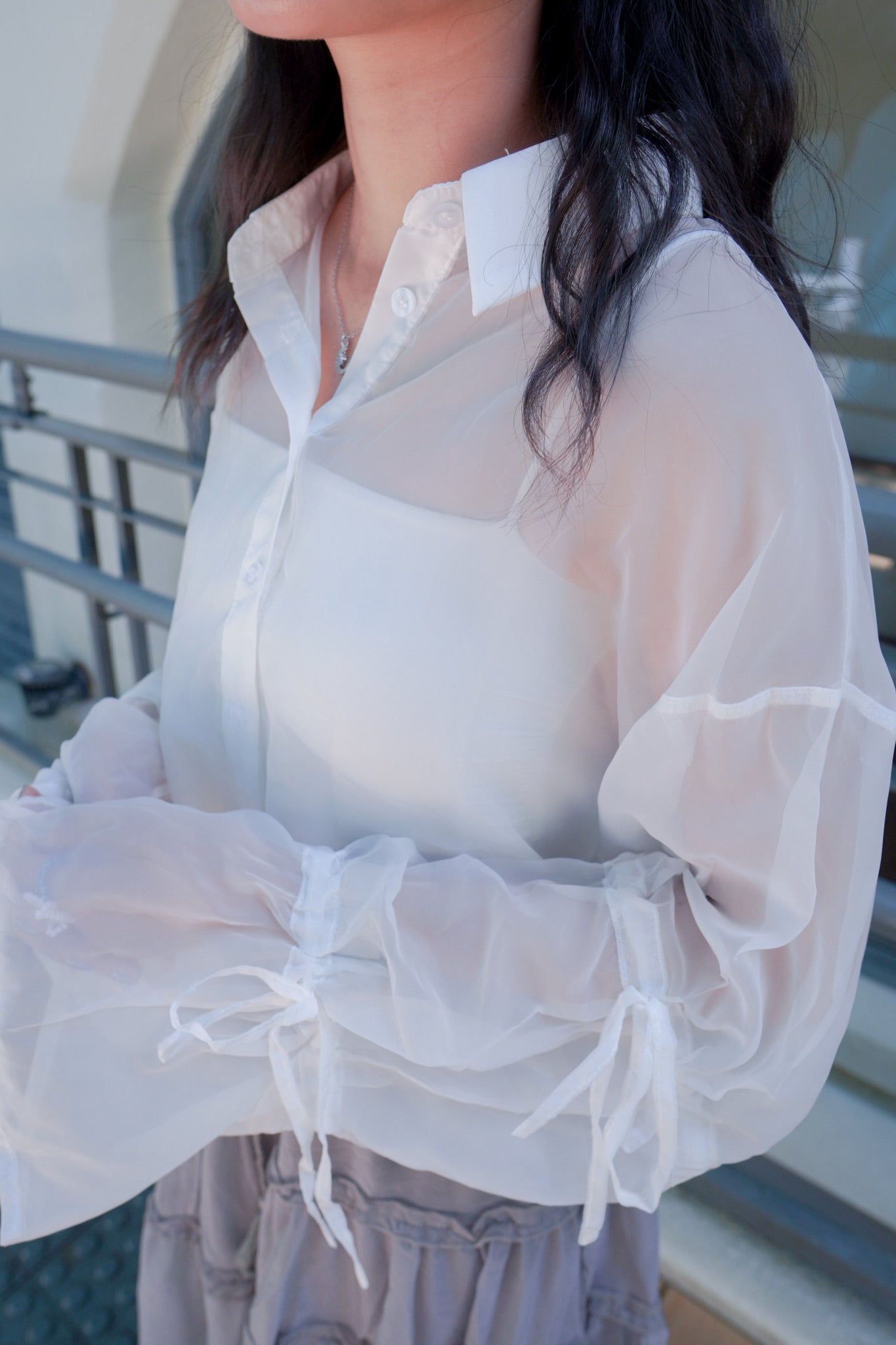 <預訂> 蝴蝶結綁帶短版開胸透透長袖裇衫