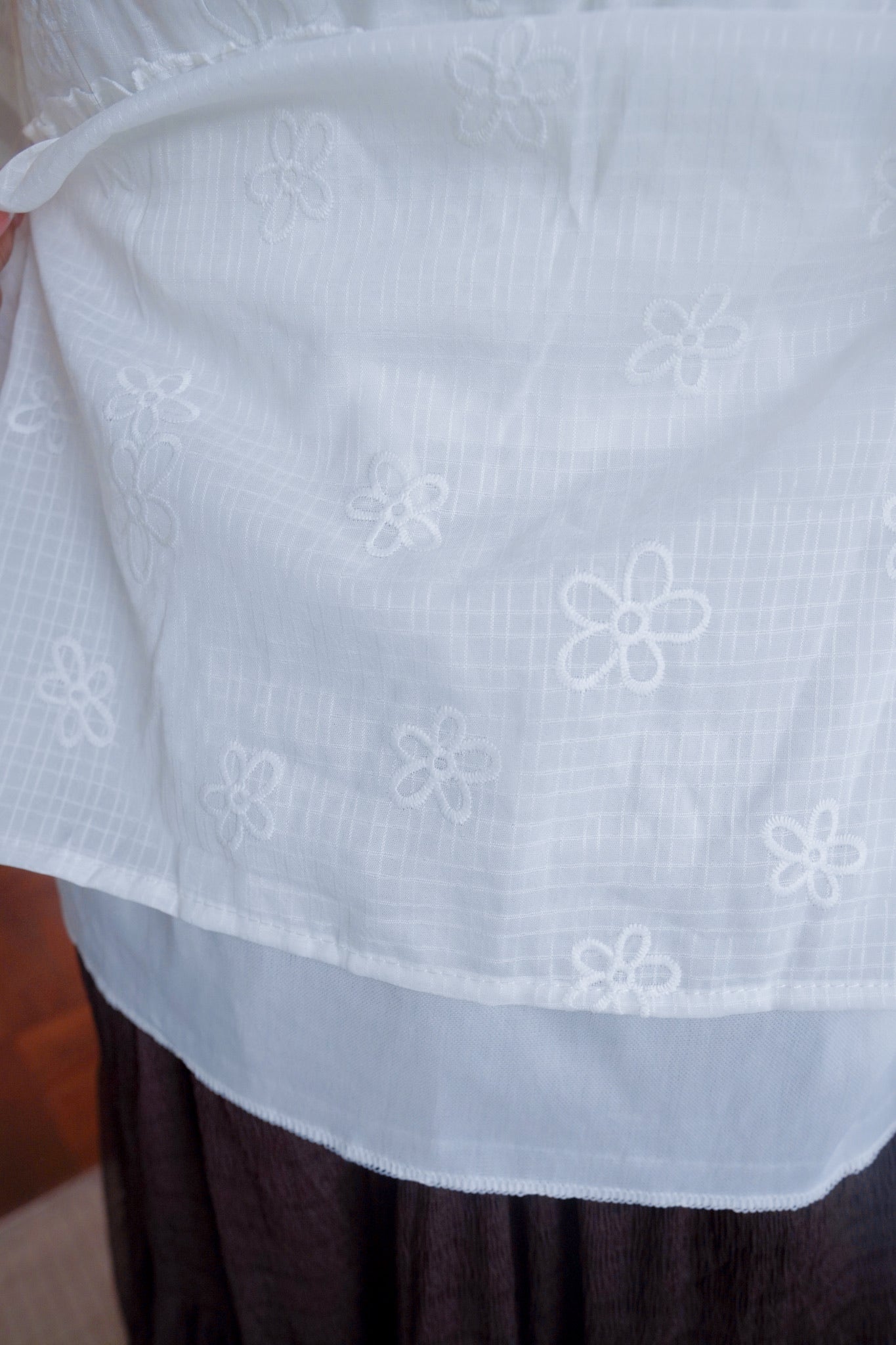 <現貨> 獨家款 泰國人手製作! 格紋小花卉泡泡袖上衣｜兩色入