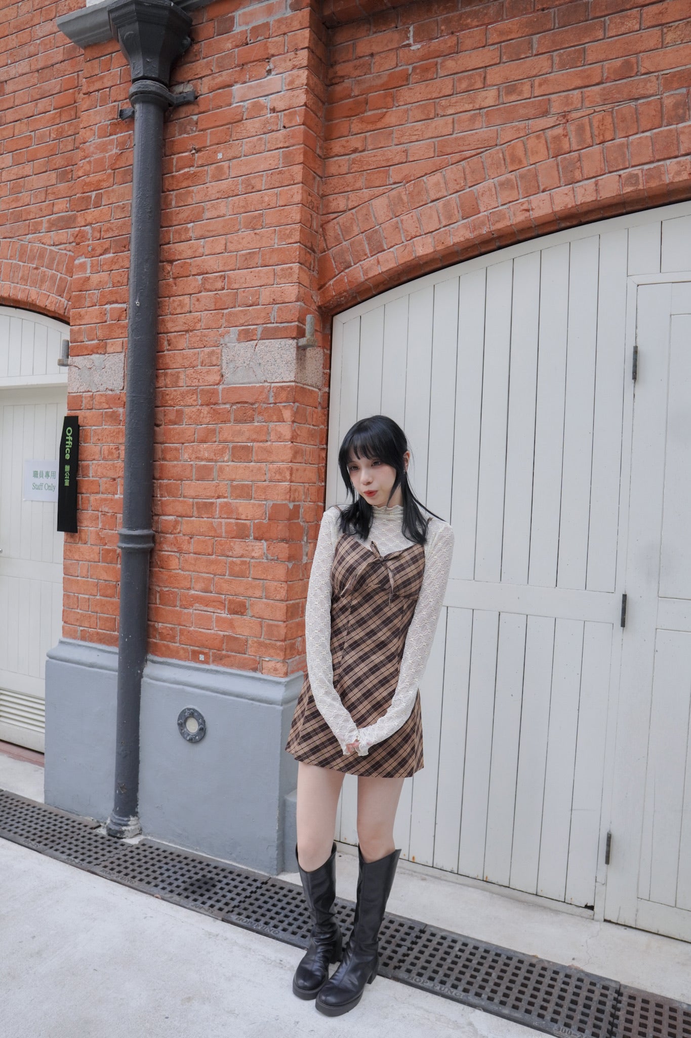 <現貨> 蕾絲提花透透高領長袖打底上衣｜兩色入