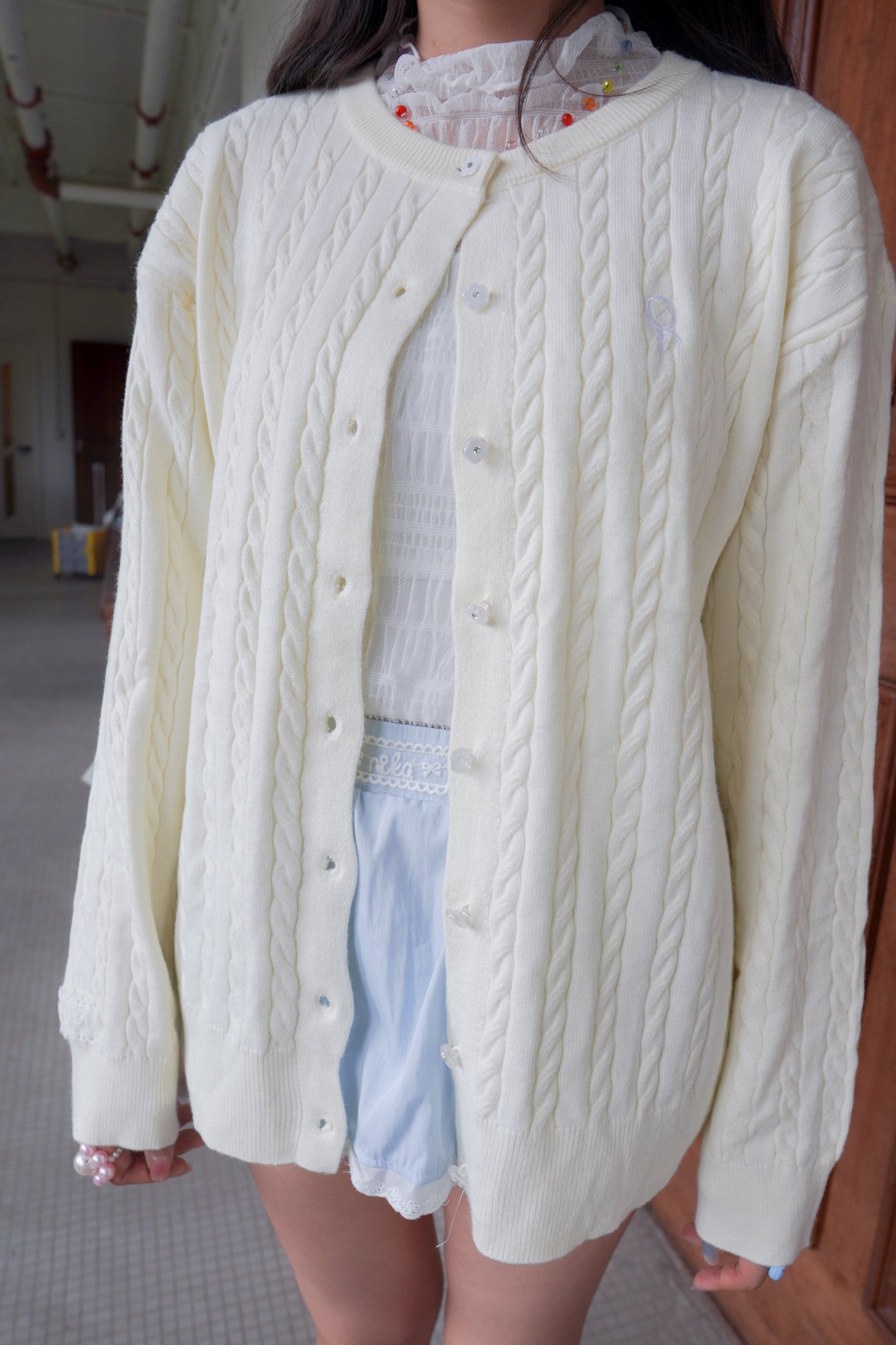 <現貨> 超可愛糖果色～棉花中長款花朵扣麻花開胸外套｜淺黃