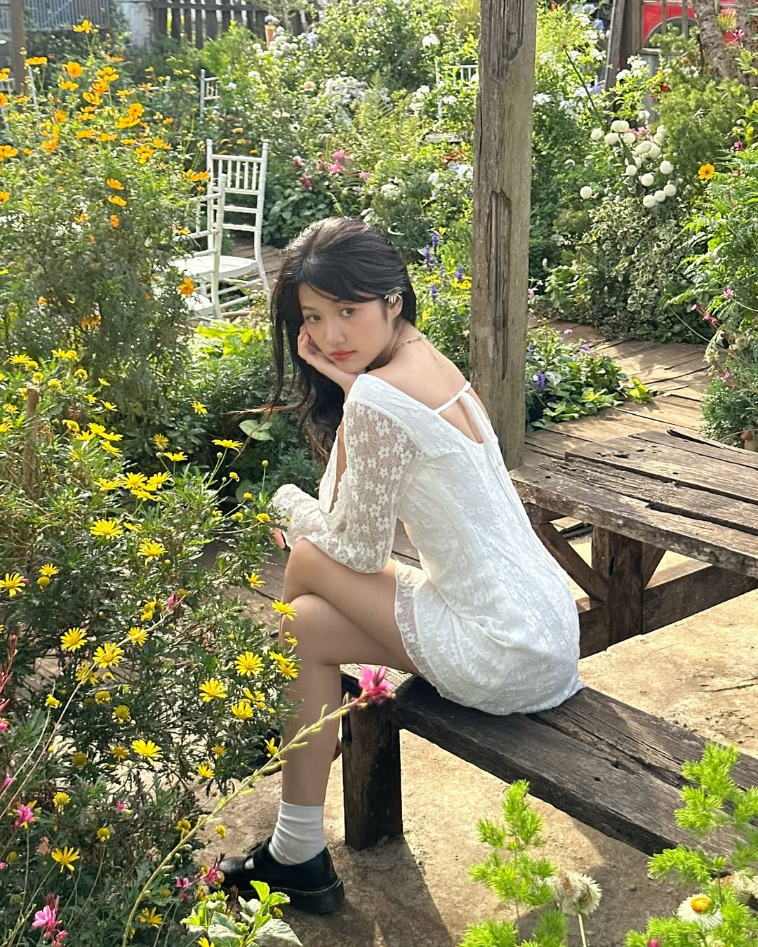 <預訂> 越南小眾品牌🇻🇳 花卉蕾絲A字連身短裙 (含內襯)
