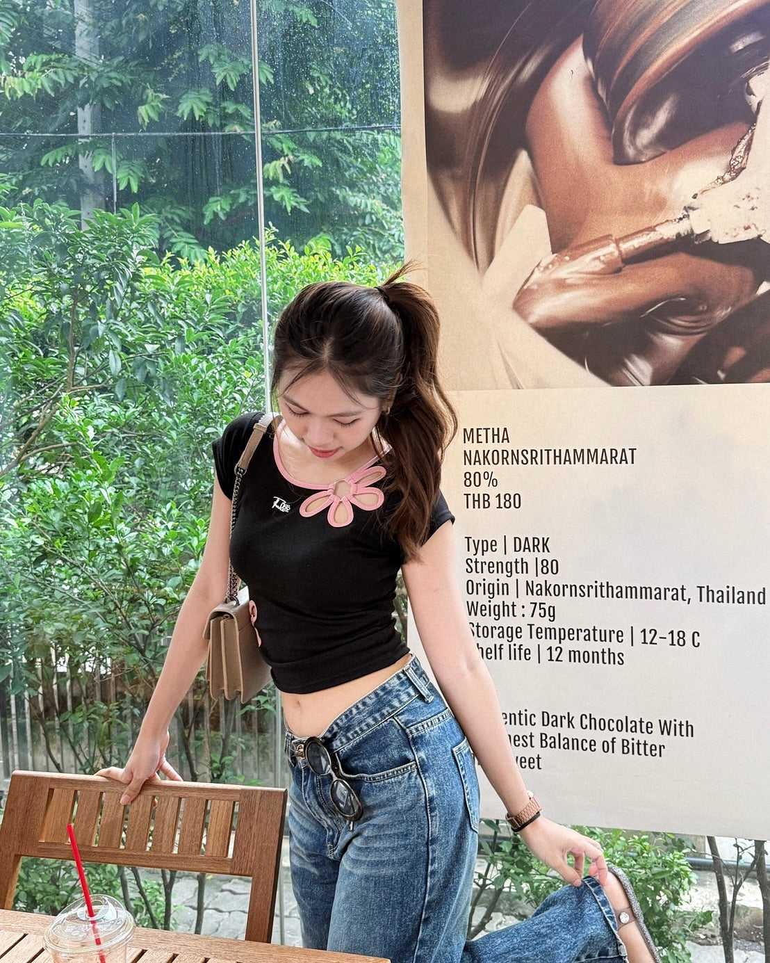 <預訂> 高質泰國人氣小眾品牌🇹🇭 彈性立體花花短袖上衣 | 黑