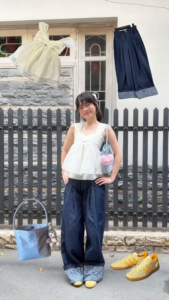 <預訂> 越南小眾品牌🇻🇳 超可愛! 花花褲腳低腰寬褲牛仔長褲